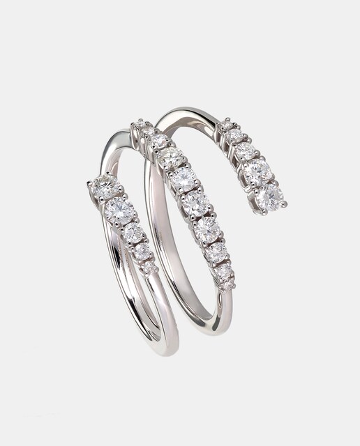 Anillo de oro y diamantes