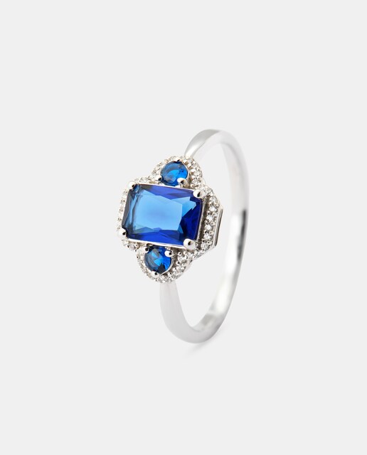 Anillo de oro, diamantes y zafiro