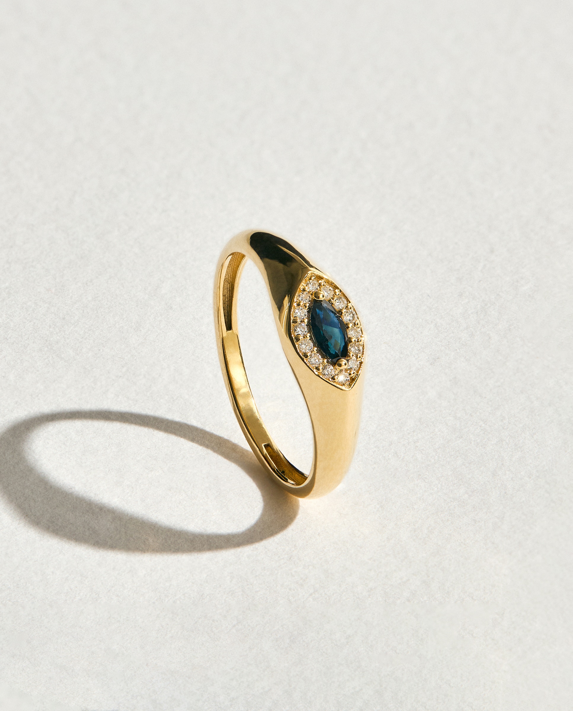 El Corte Inglés - Anillo Sello de oro, diamante y zafiro.