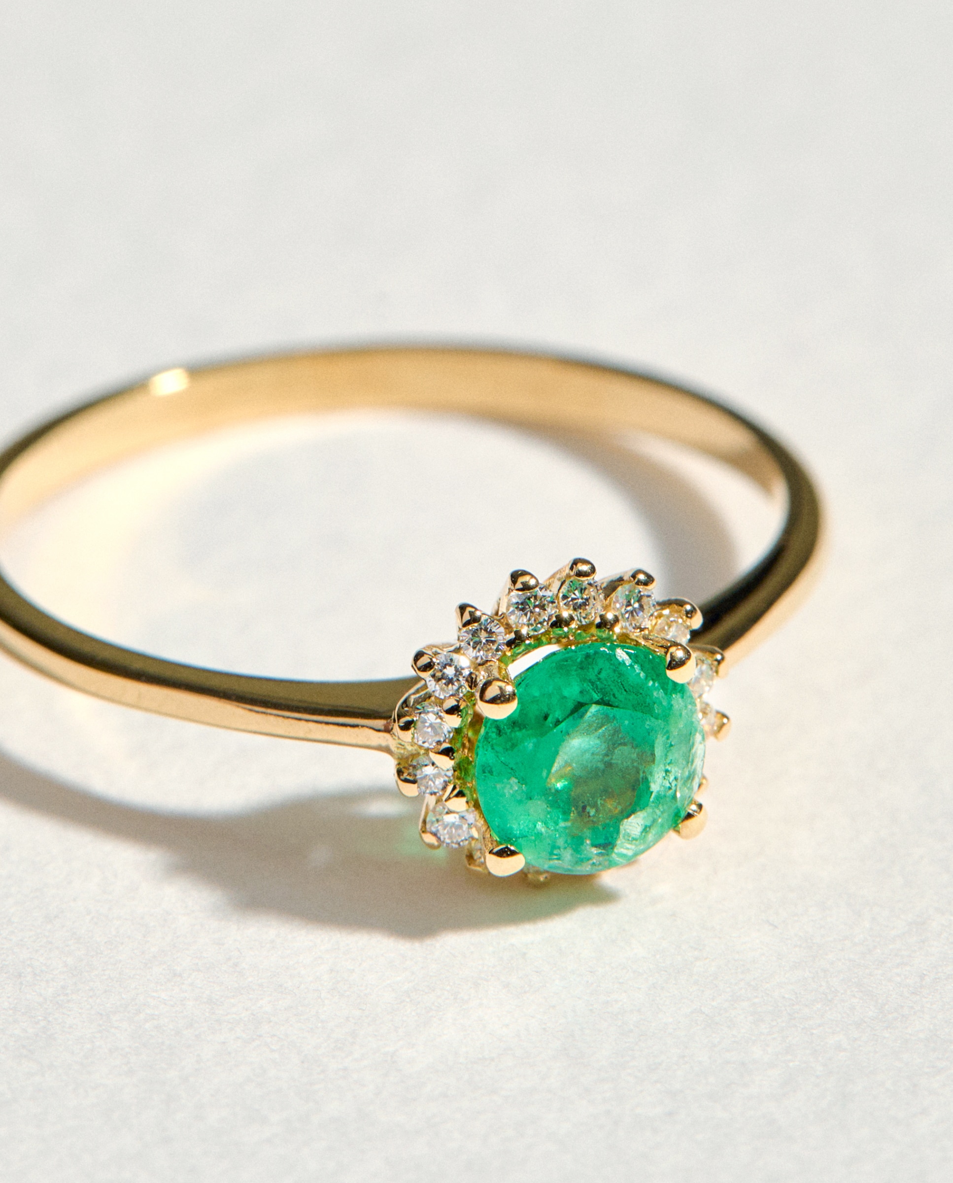 Anillo de oro con diamante y esmeralda - El Corte Inglés - Verde Verde-2