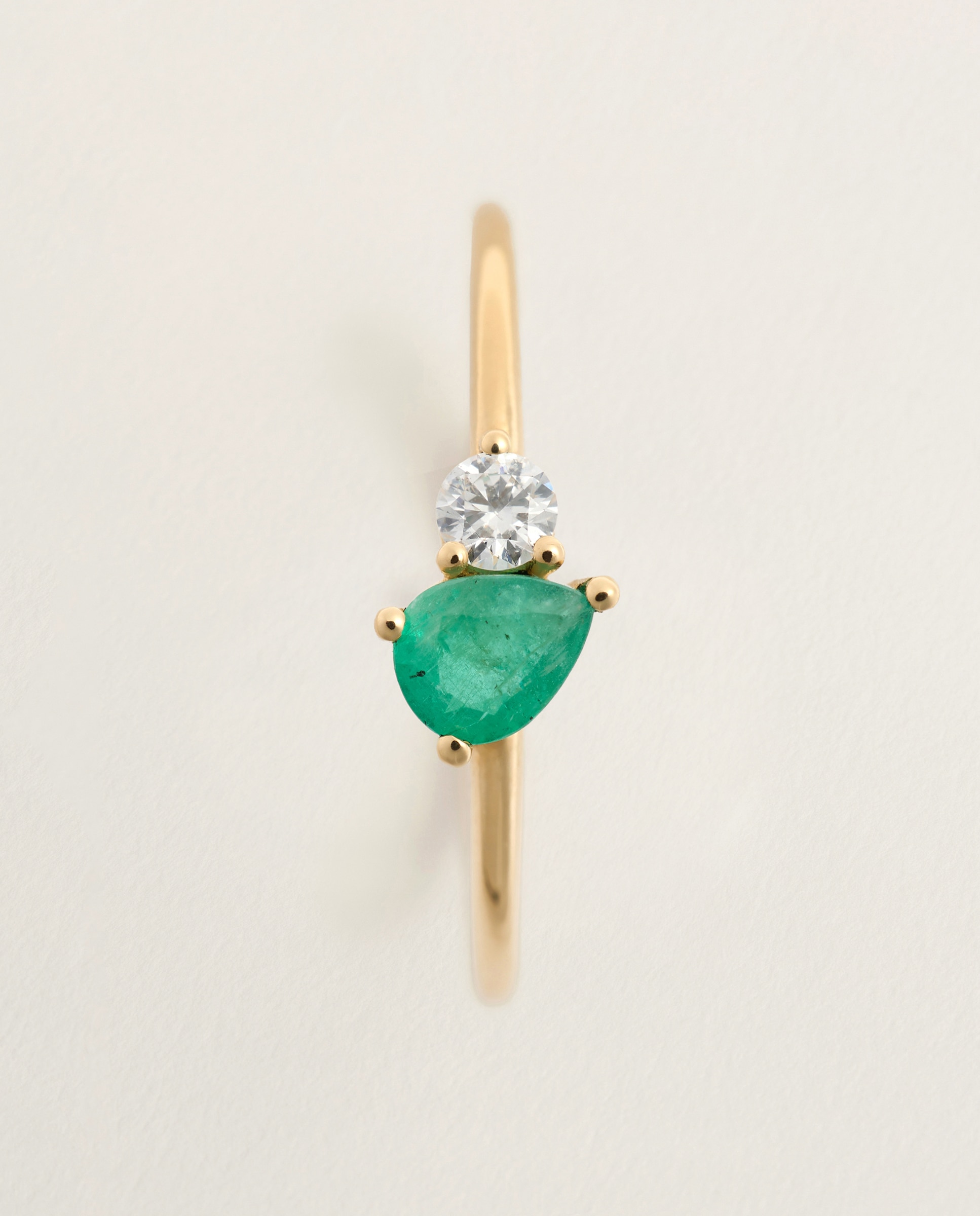 Anillo Tú y Yo de oro amarillo de 18K con esmeralda en talla pera y 1 diamante en talla brillante - El Corte Inglés - 300 Amarillo 300 Amarillo-3