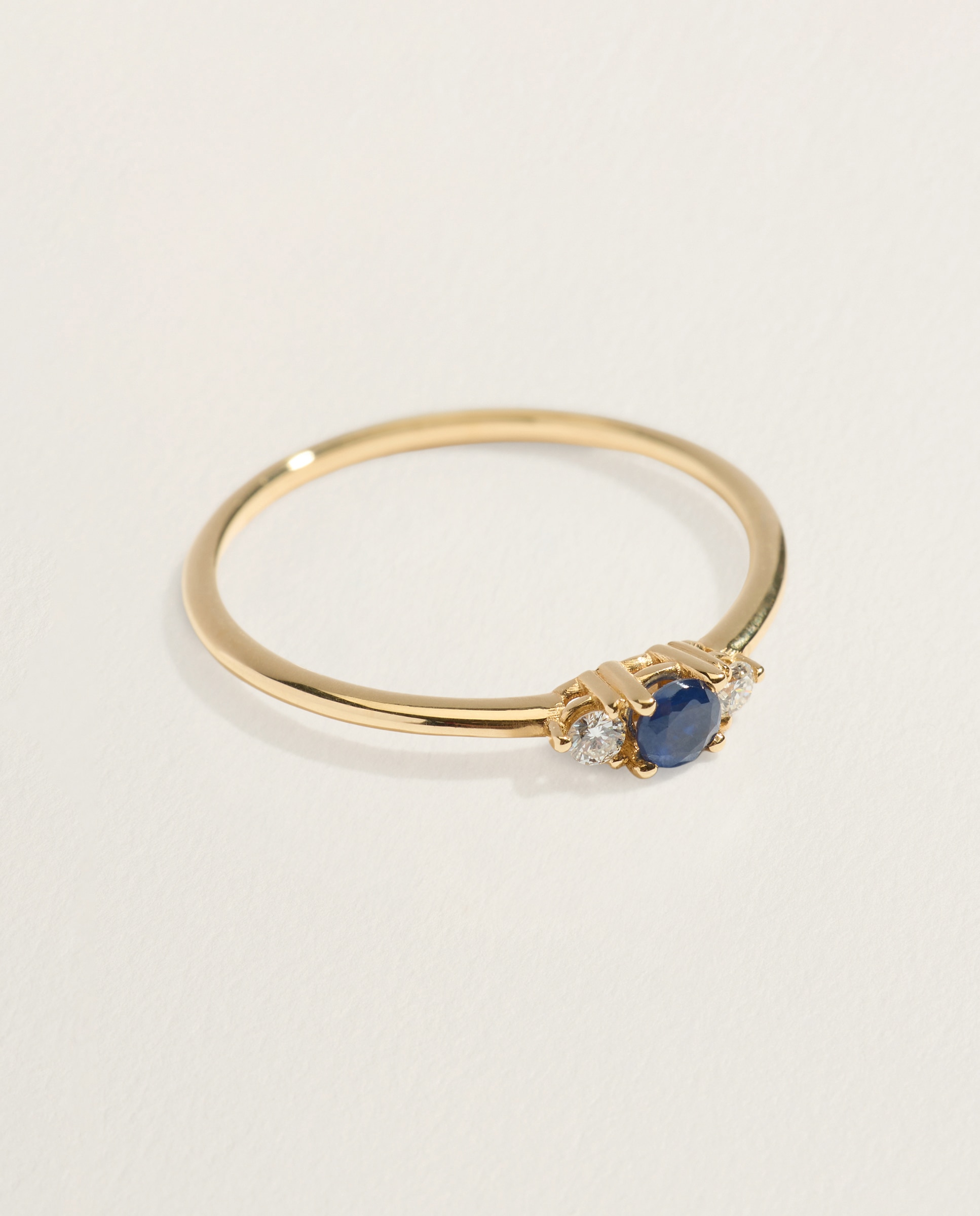 Anillo tresillo de oro amarillo de 18K con zafiro y 2 diamantes en talla brillante - El Corte Inglés - 300 Amarillo 300 Amarillo-2