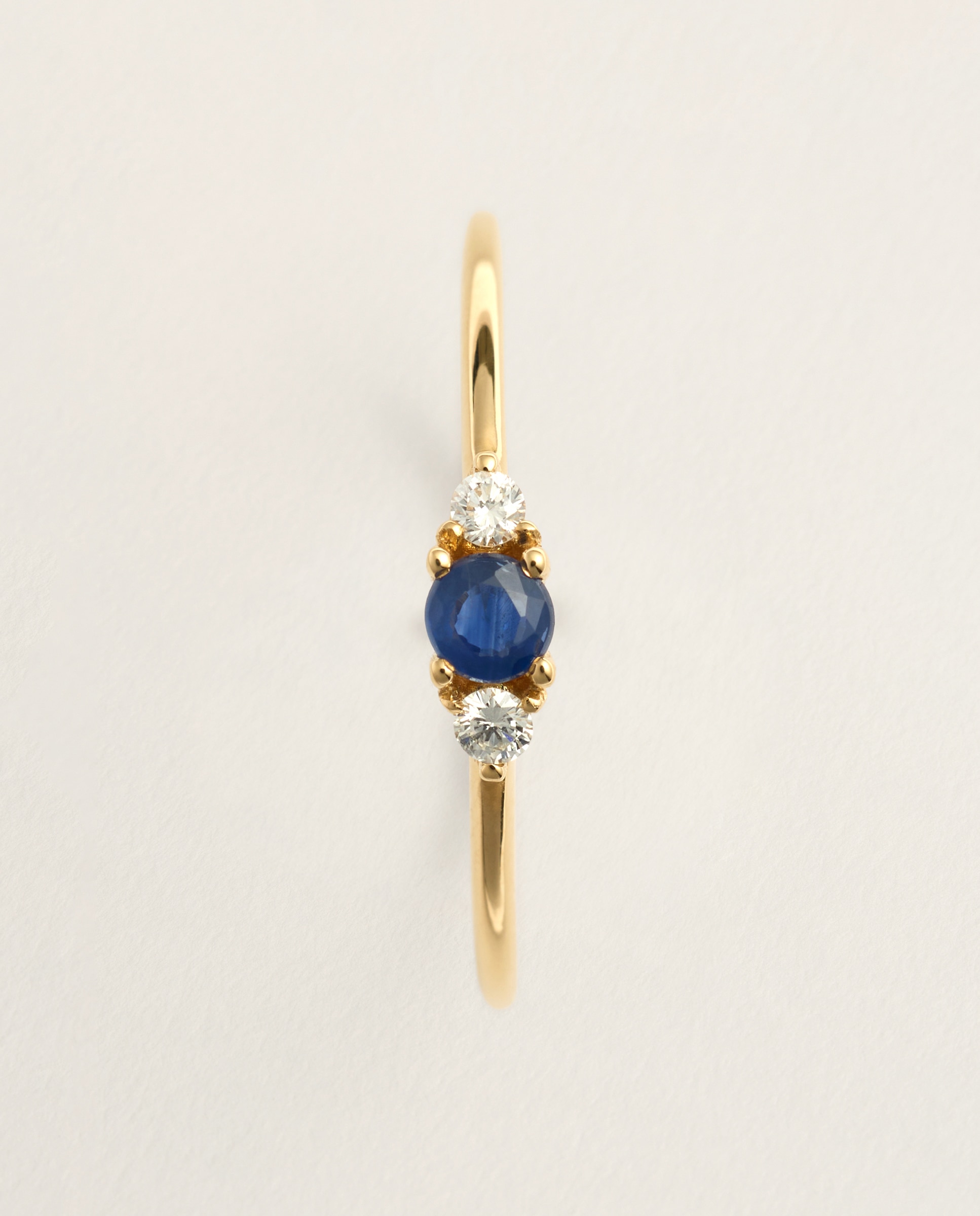 Anillo tresillo de oro amarillo de 18K con zafiro y 2 diamantes en talla brillante - El Corte Inglés - 300 Amarillo 300 Amarillo-3