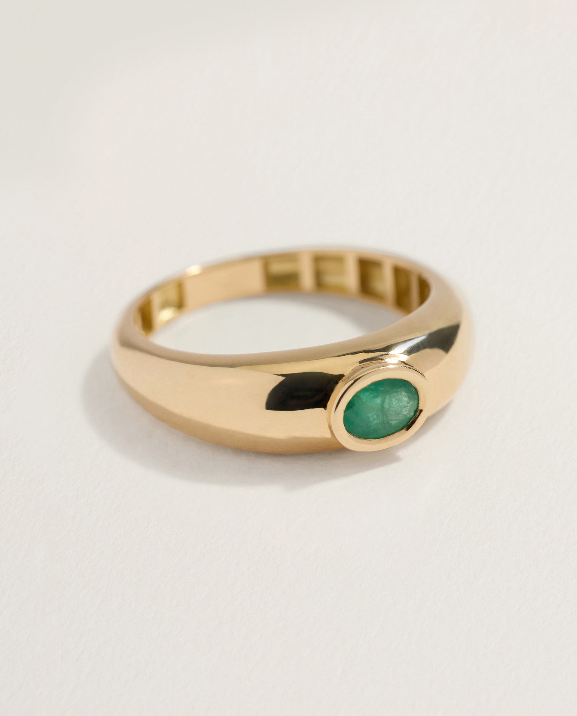Anillo de oro amarillo de 18k con esmeralda en talla oval de 0.40ct. - El Corte Inglés - 300 Amarillo 300 Amarillo-2