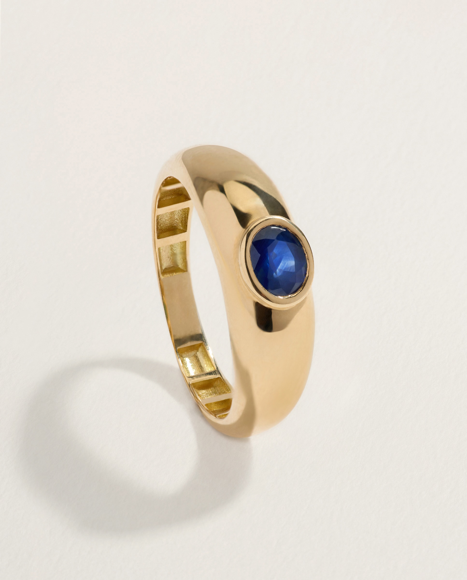 Anillo de oro amarillo de 18k con zafiro en talla oval de 0.40ct. - El Corte Inglés - 300 Amarillo 300 Amarillo-1
