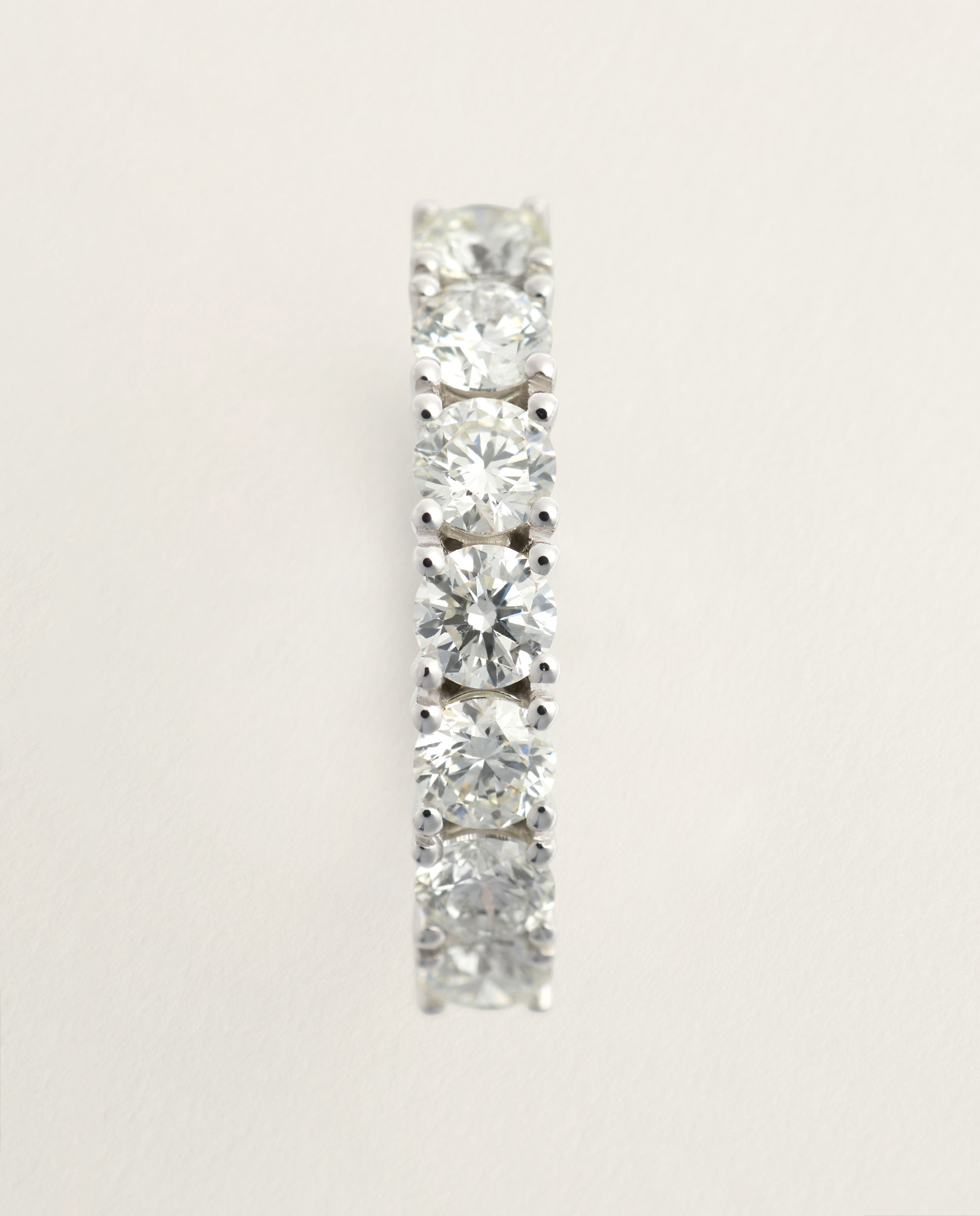 Alianza de oro blanco de 18k con diamantes en talla brillante con un peso total de 1,3ct. - El Corte Inglés - Plata Plata-3