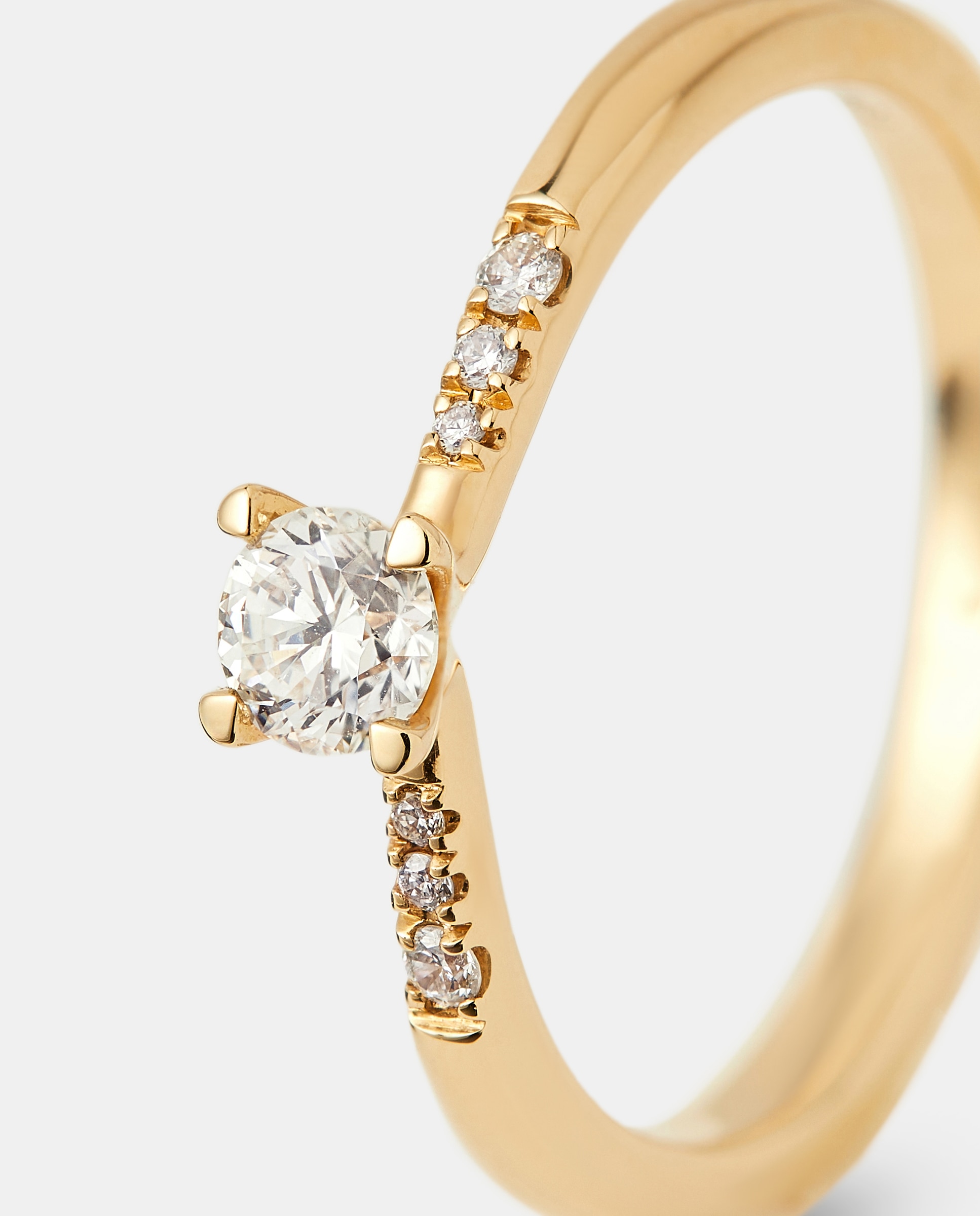 Anel de Ouro com Diamante Solitário Branco-2