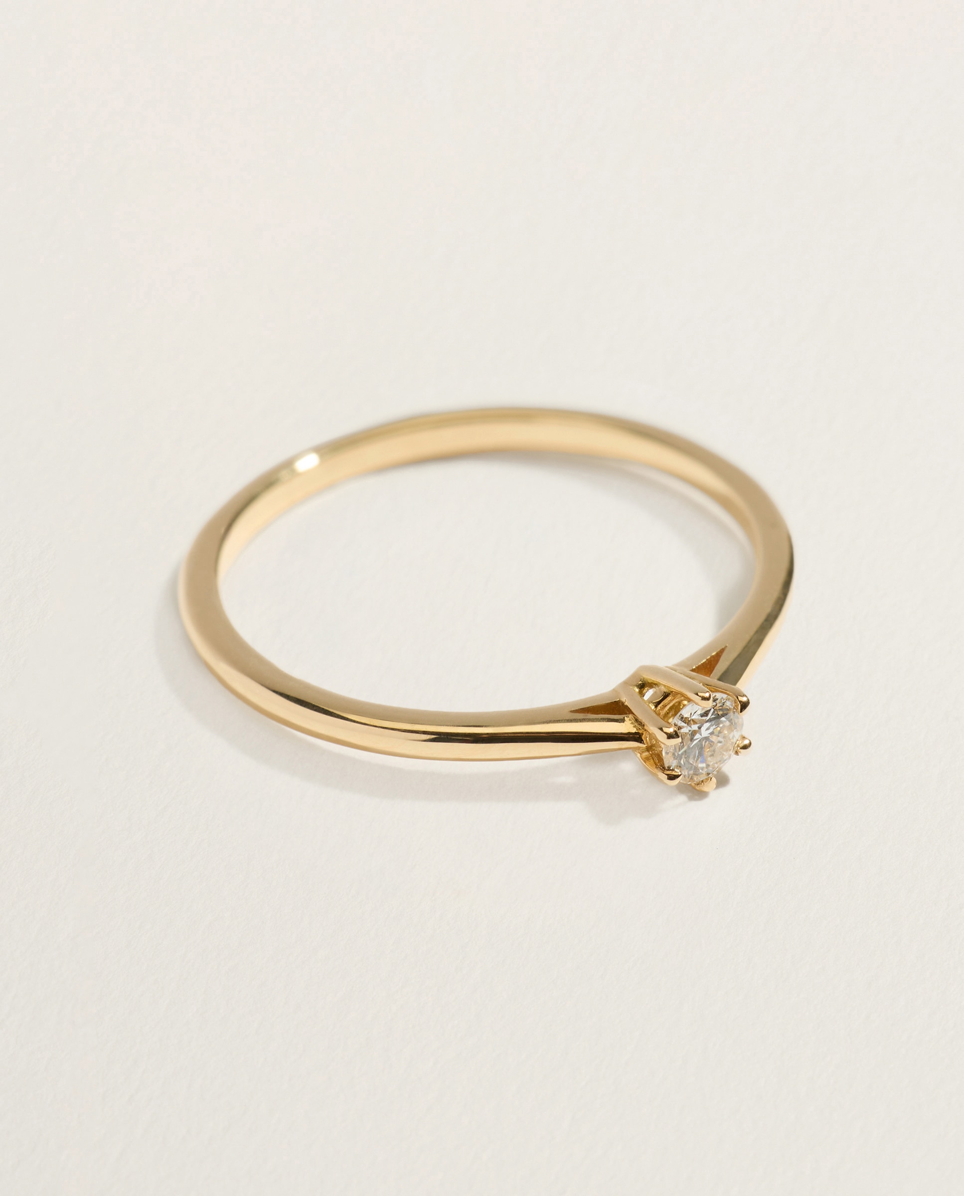 Anillo solitario de oro amarillo 18K con diamante en talla brillante de 0,10ct - El Corte Inglés - 300 Amarillo 300 Amarillo-2