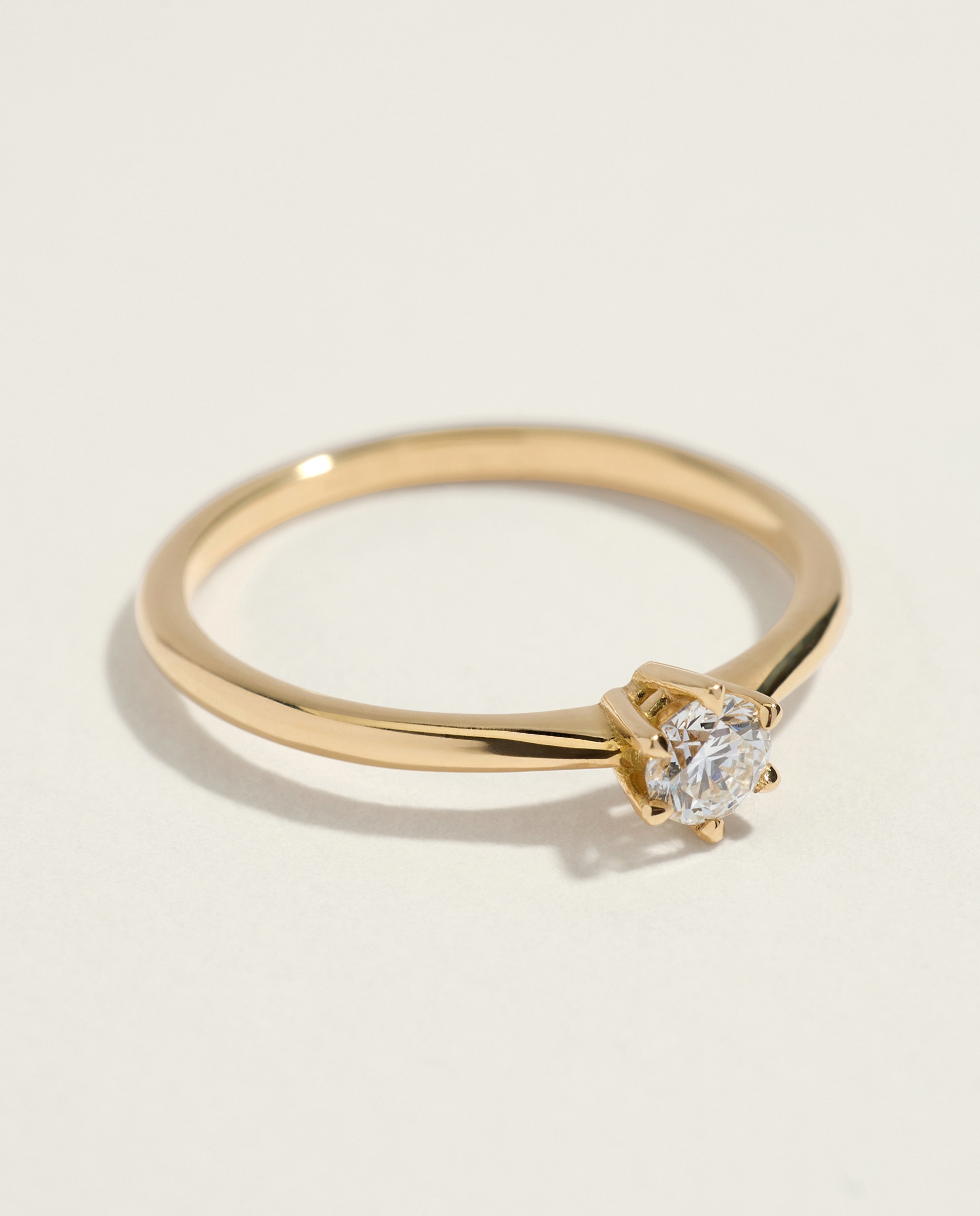 Anillo solitario de oro amarillo de 18k con diamante en talla brillante de 0,20ct - El Corte Inglés - 300 Amarillo 300 Amarillo-2