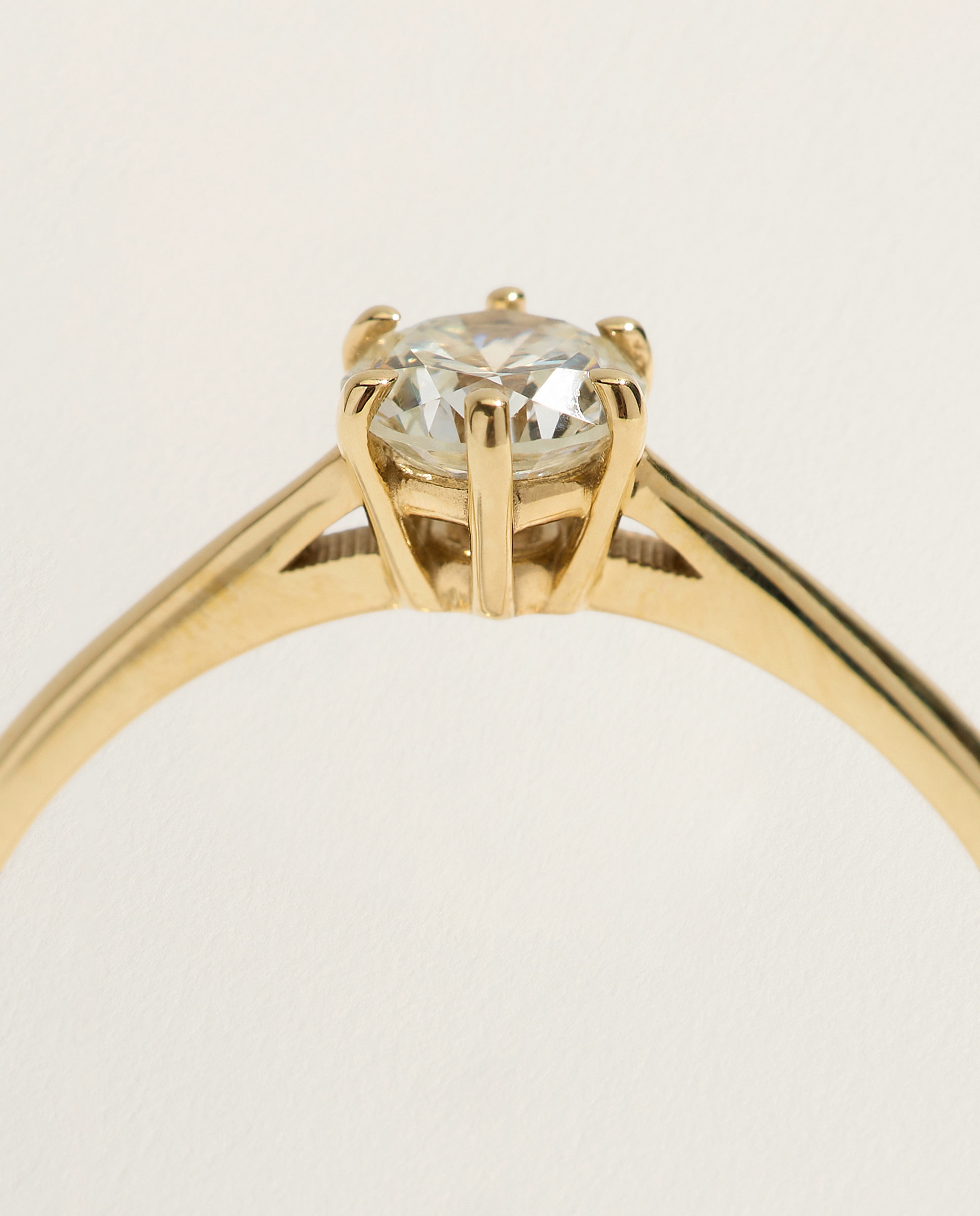 Anillo solitario de oro blanco de 18k con diamantes en talla brillante con un peso total de 0,40ct - El Corte Inglés - 300 Amarillo 300 Amarillo-4
