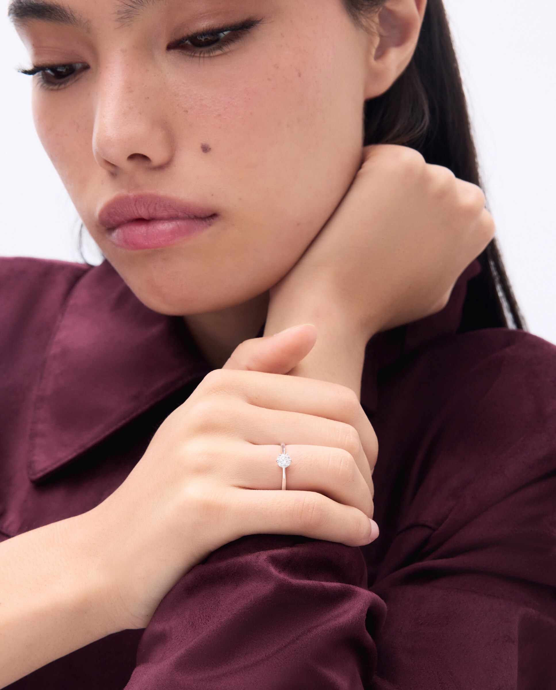 Anillo solitario de oro blanco de 18k con diamantes en talla brillante con un peso total de 0,40ct - El Corte Inglés - Plata Plata-5