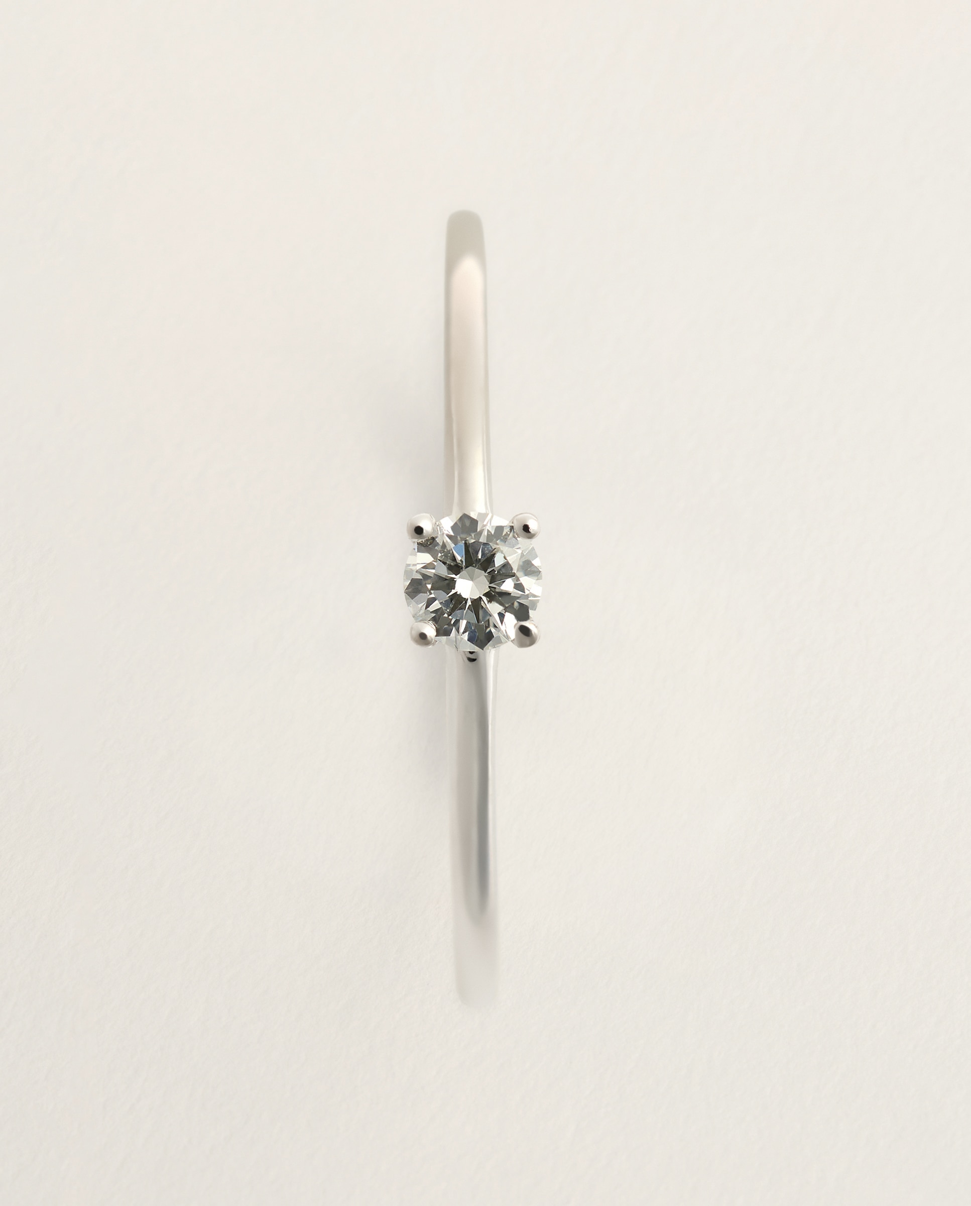 Anillo solitario de oro blanco de 18k con diamantes en talla brillante con un peso total de 0,10ct - El Corte Inglés - Plata Plata-3