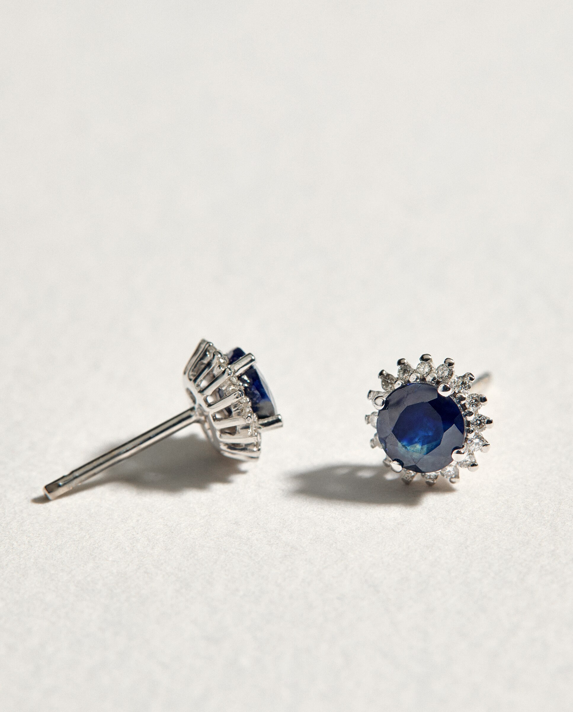 Pendientes de oro con diamante y zafiro - El Corte Inglés - Azul Azul-2