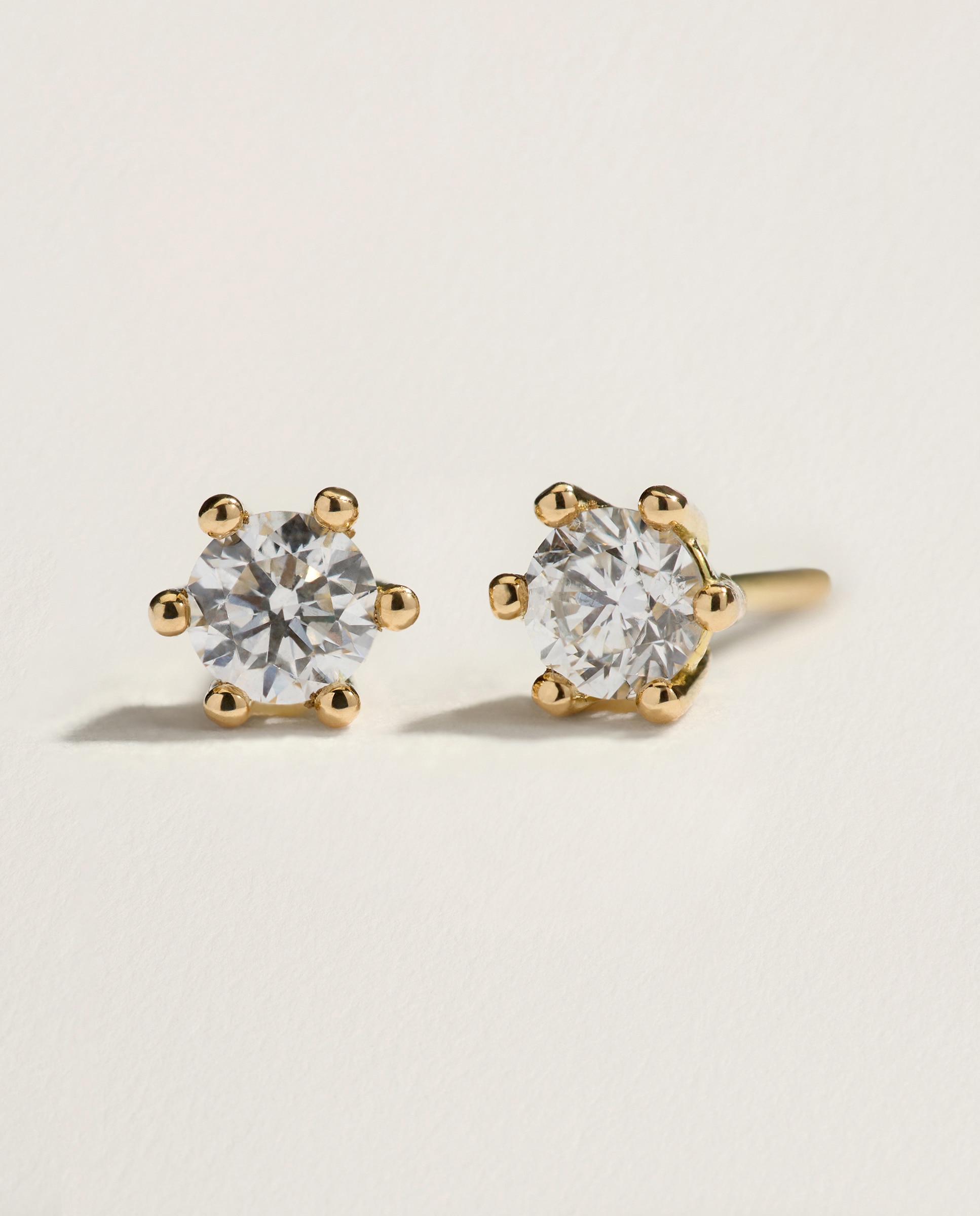 Pendientes en oro amarillo de 18k con diamantes en talla brillante con un peso total de 0,30ct - El Corte Inglés - 300 Amarillo 300 Amarillo-1