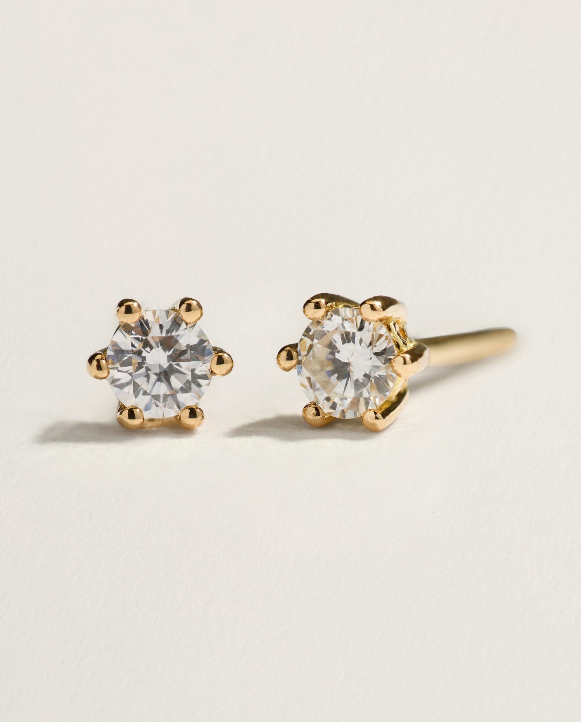 Pendientes en oro amarillo de 18k con diamantes en talla brillante con un peso total de 0,14ct - El Corte Inglés - 300 Amarillo 300 Amarillo-1
