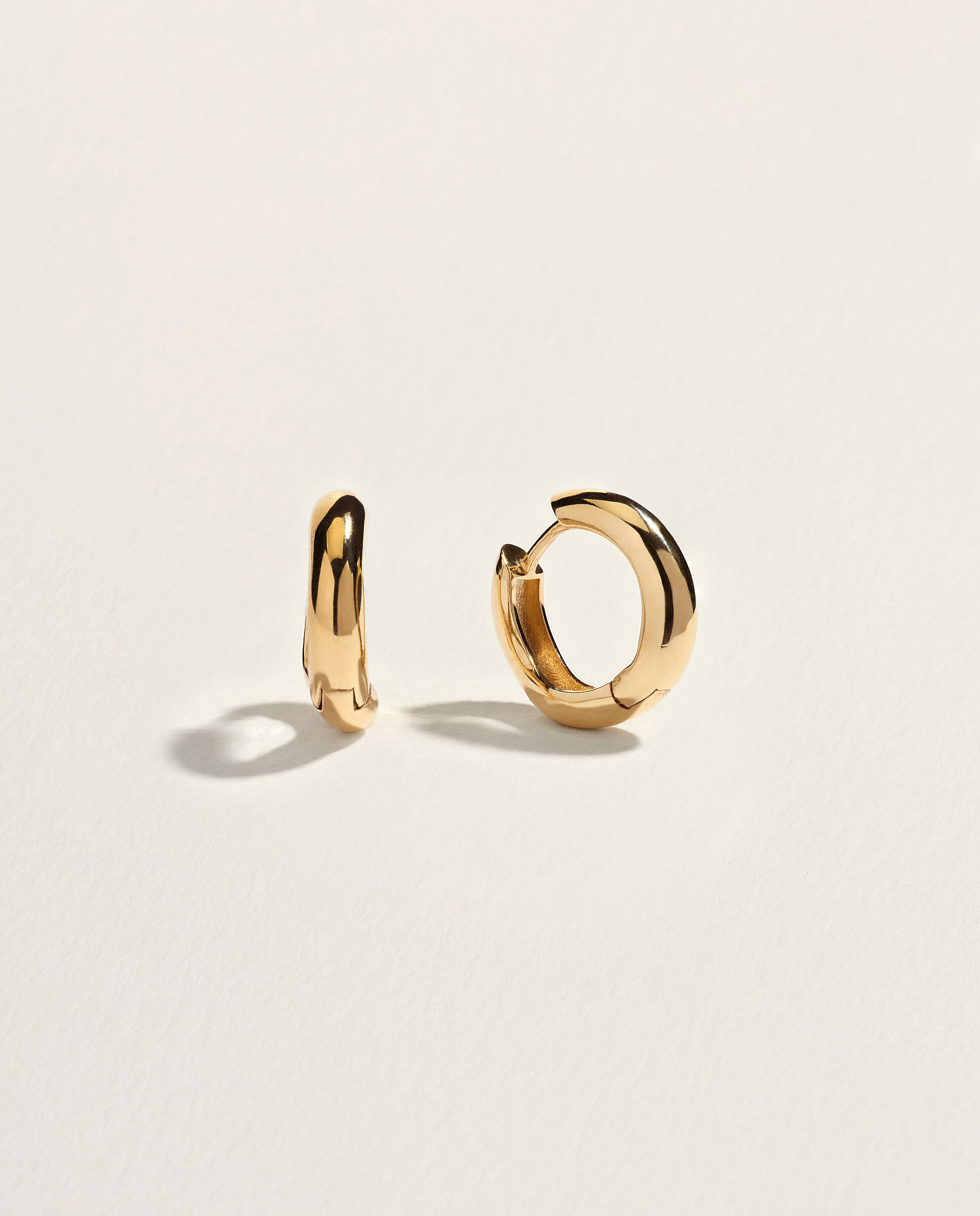 Imagen 0 de Pendientes aros de oro amarillo de 18K  300 Amarillo
