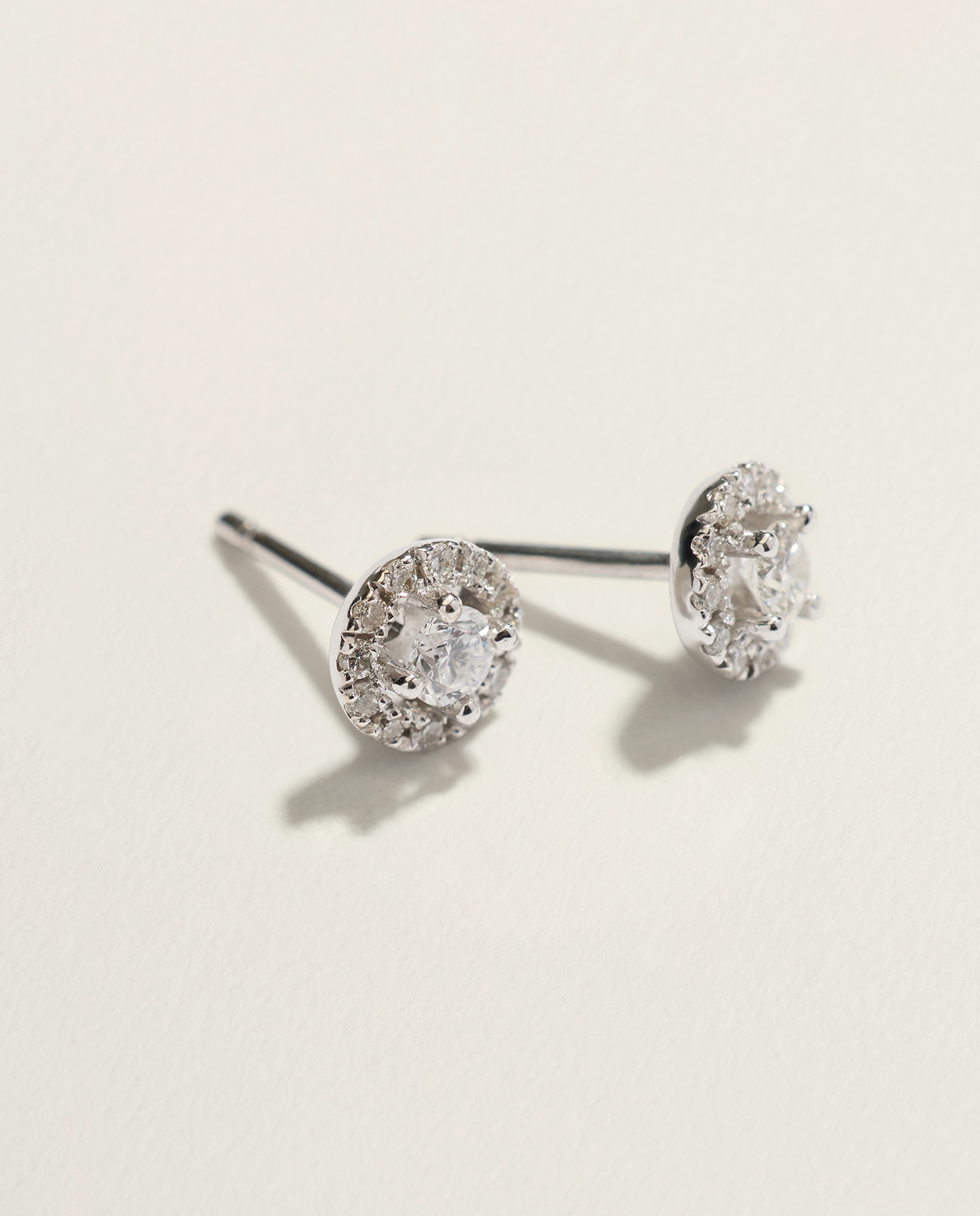 Pendientes orla de oro blanco de 18k de diamantes con un peso total de 0,32ct - El Corte Inglés - Plata Plata-2
