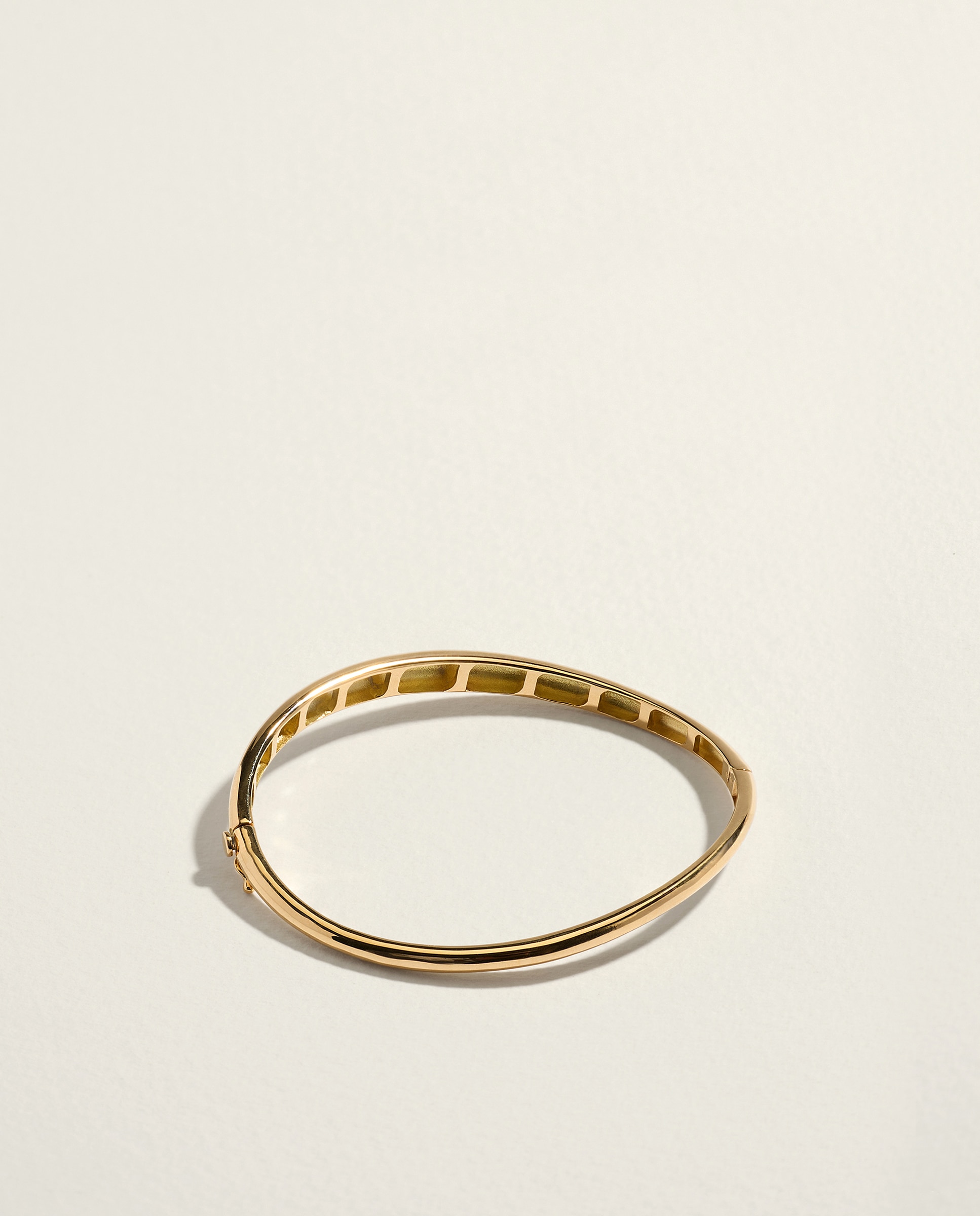 Imagen 0 de Pulsera rígida de oro amarillo de 18K 300 Amarillo