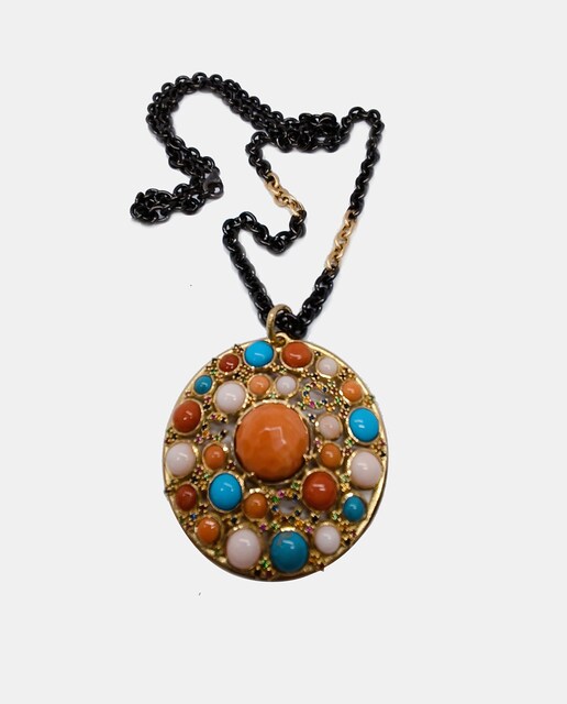 Imagen 0 de Colgante de oro, coral y turquesa