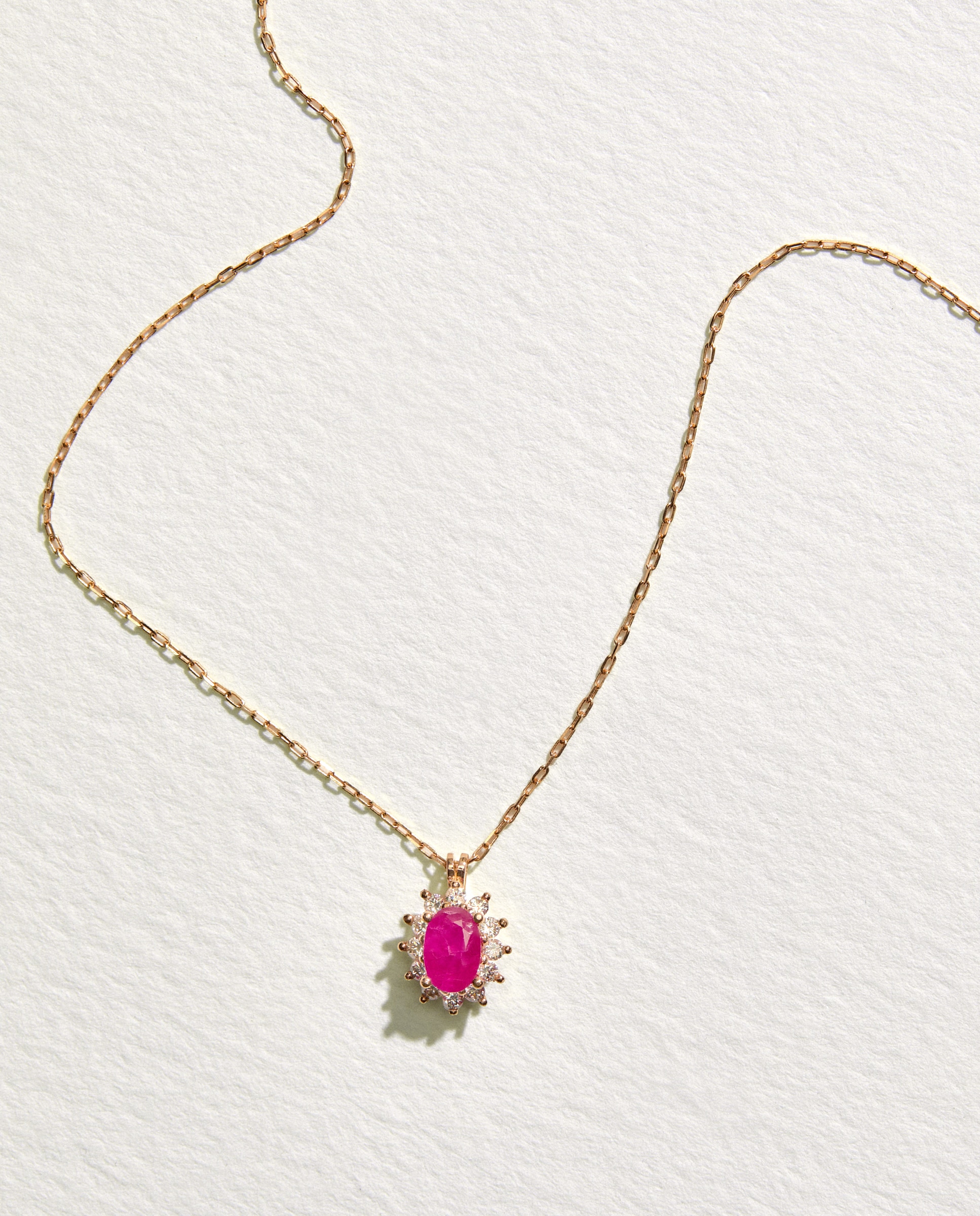 Imagen 0 de Colgante de oro con diamante y rubí Rojo
