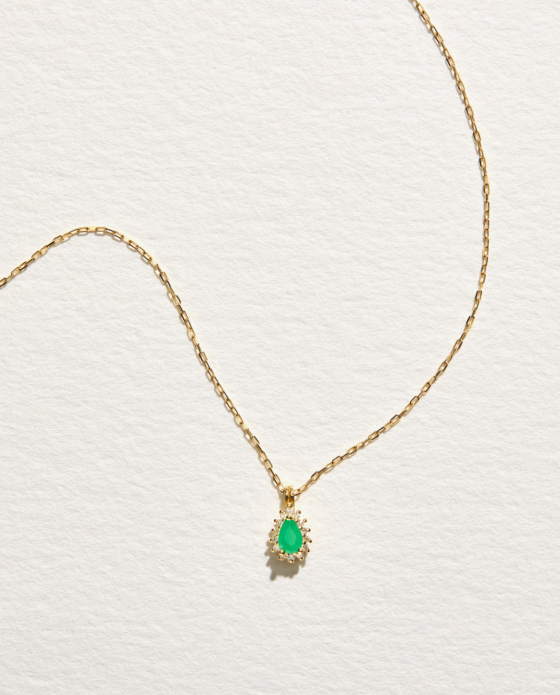 Imagen 1 de Colgante de oro con diamante y esmeralda Verde