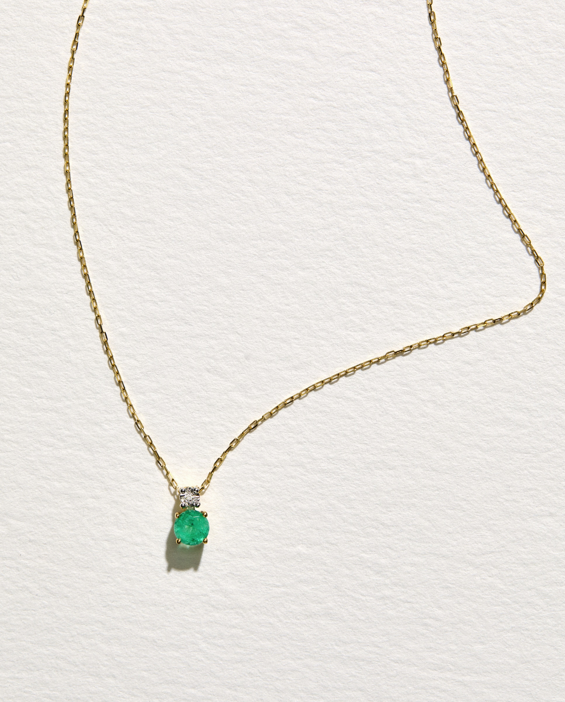 Imagen 0 de Colgante de oro con diamante y esmeralda Verde