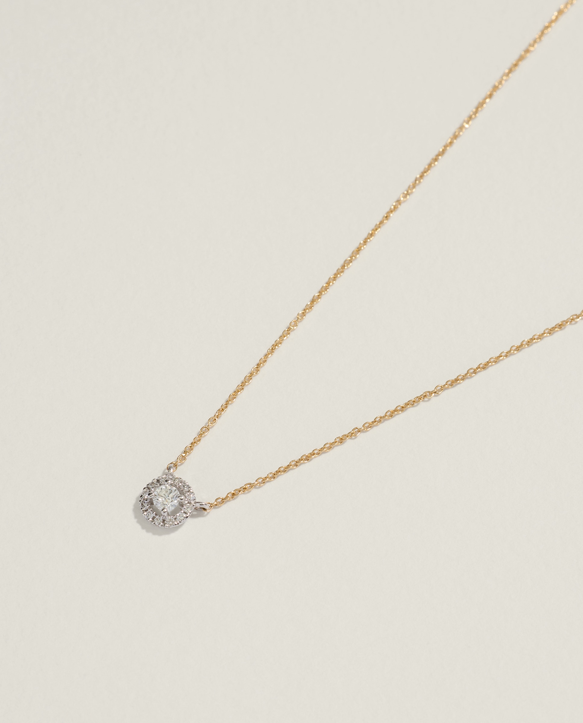 Colgante orla bicolor en oro de 18K de diamantes con un peso total de 0,16ct - El Corte Inglés - Multicolor Multicolor-3