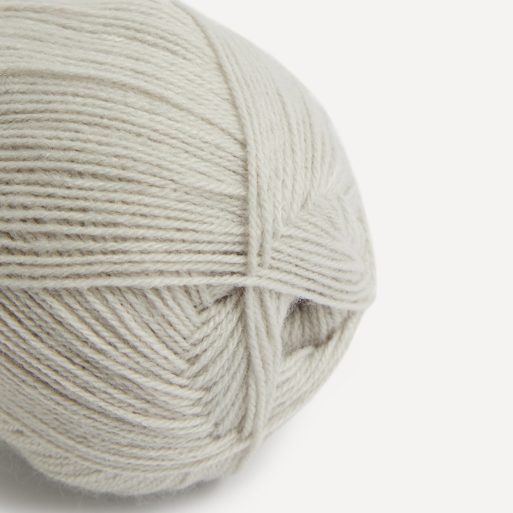 Ovillo acrílico de 50 gr. Mogollón Bebe Rosas Crafts Gris Gris-3