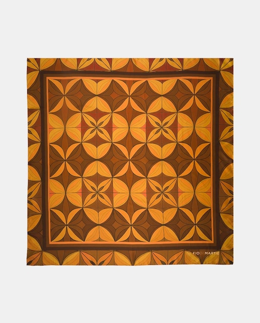 Imagem 0 de Bandana de Seda com Estampado Geométrico - Tons Quentes/Castanho