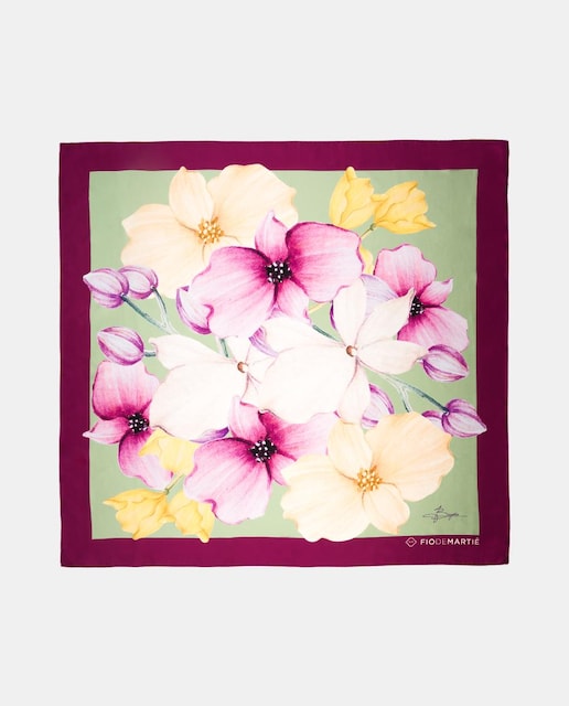 Imagem 0 de Lenço de Seda com Estampado Floral Grande - Verde/Amarelo/Lilás