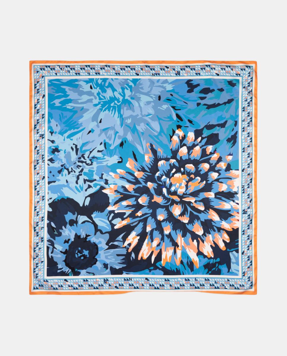 Imagem 0 de Lenço em Formato Carré com Estampado Floral.