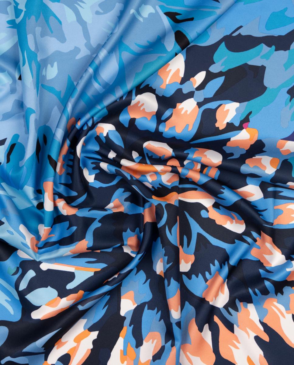 Lenço em Formato Carré com Estampado Floral. Turquesa-2