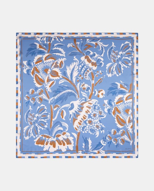 Imagem 0 de Lenço em Formato Carré com Estampado Floral Versalles e Acabamento de Aquarela.