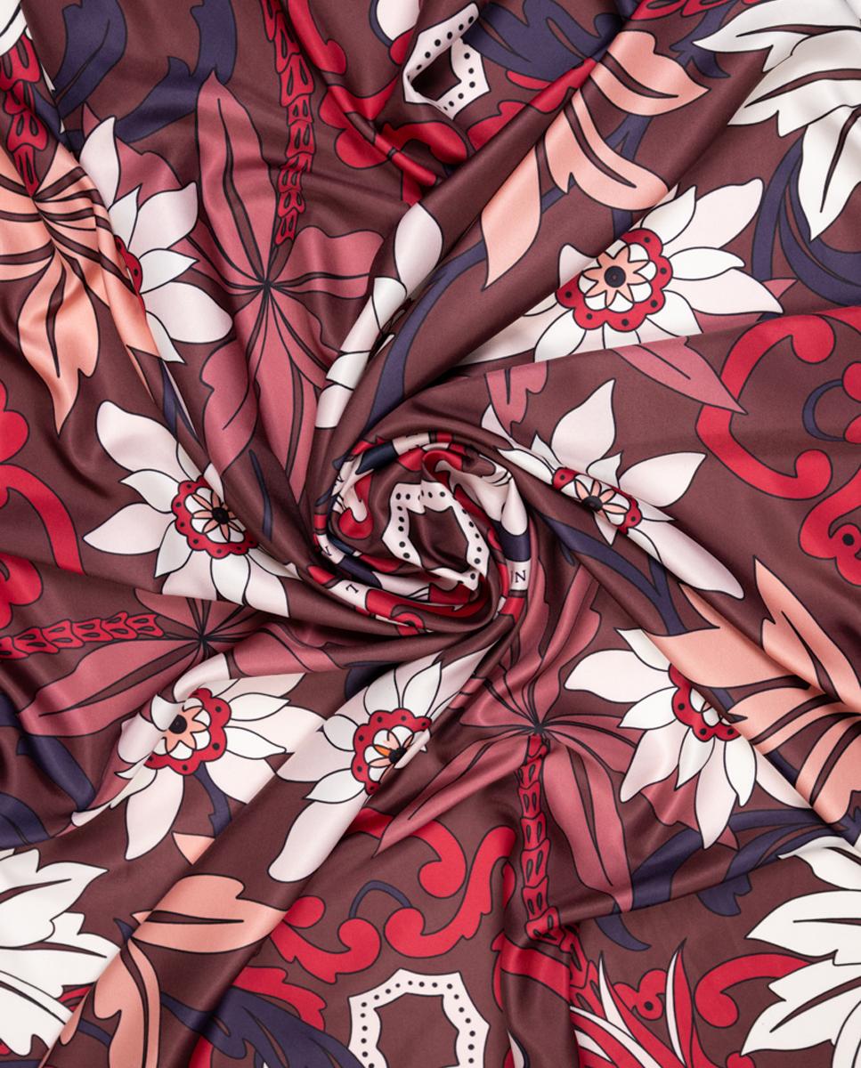Lenço em Formato Grand Carré com Estampado Floral-Ornamental Bordeaux-2