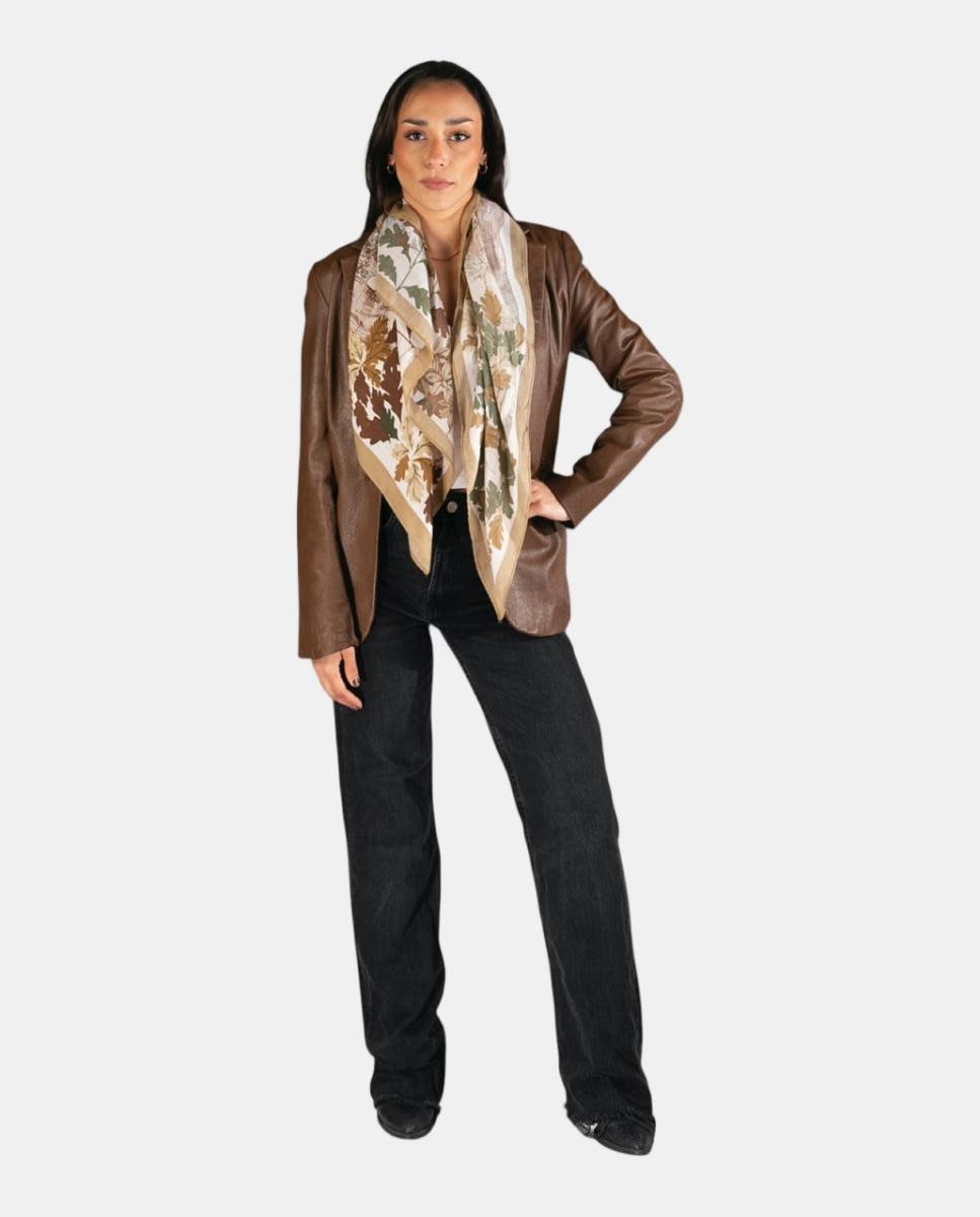 Lenço Quadrado em Poliéster Suave com Motivo Botânico e Rebordo Decorativo em Contraste Verde-militar-3