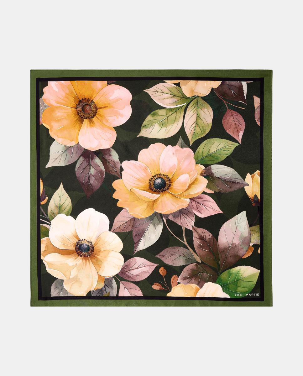 Imagen 0 de Pañuelo de seda verde 70x70 estampado floral cálido Verde