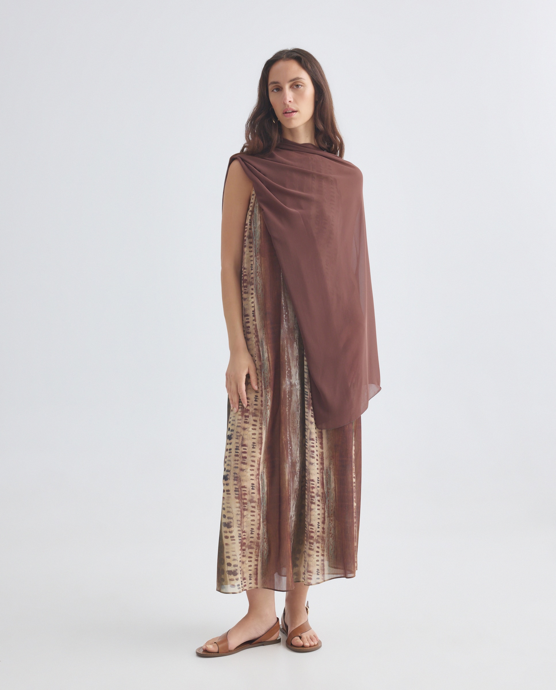 Imagem 0 de Capa de Festa Fixada nas Costas