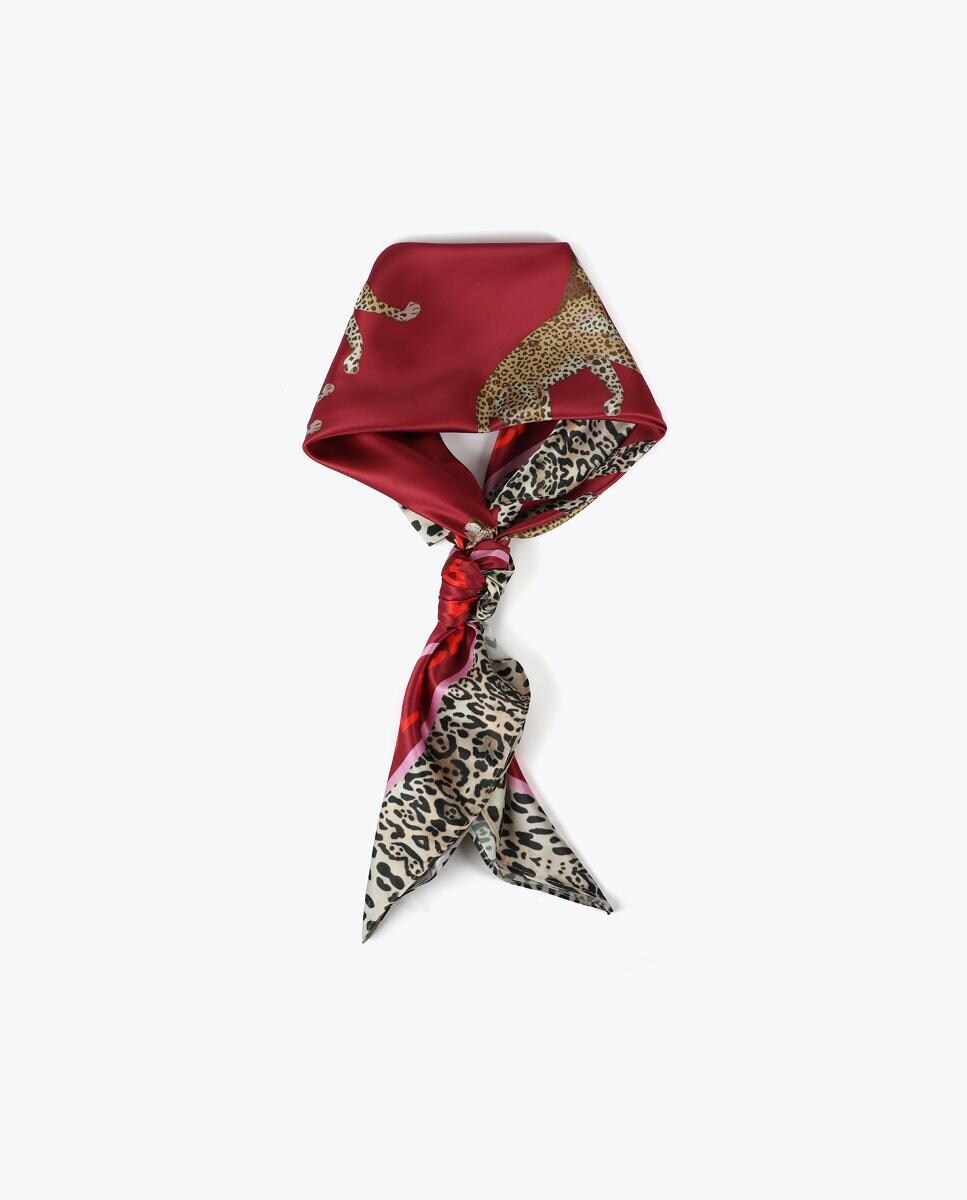 Lenço com Estampado LC e Leopardos - Vermelho/Castanho Bordeaux-5