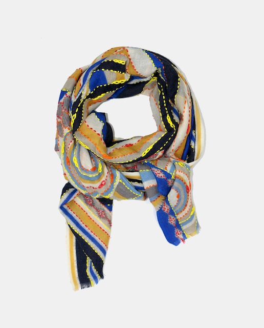 Imagen 0 de Pañuelo de lana con estampado o bordado