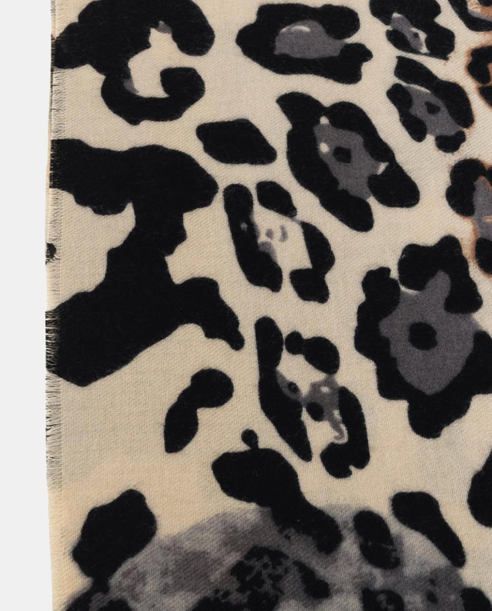 Imagen 2 de Fular rectangular de poliéster suave con estampado animal print - Kbas - Beige Beige