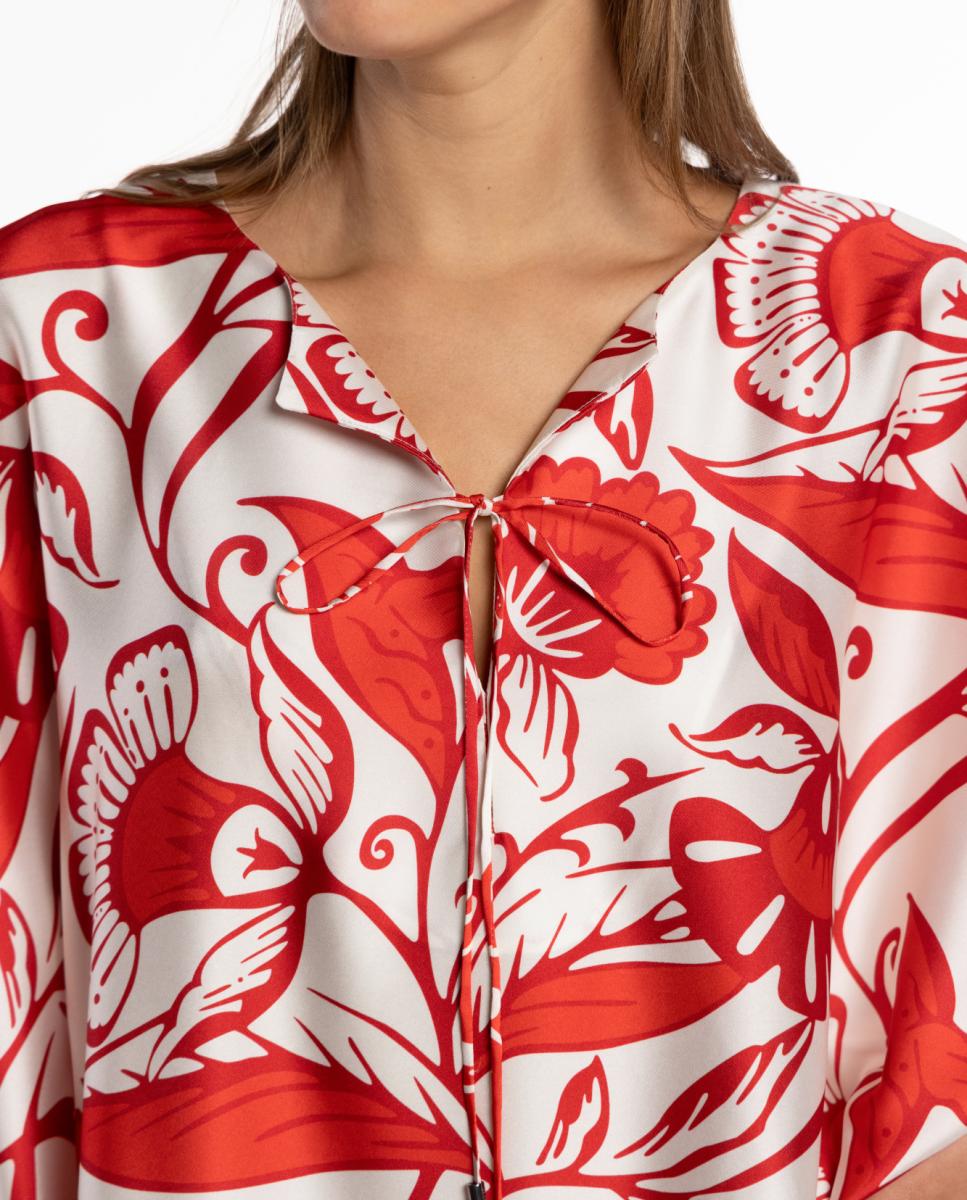 Kaftan com Estampado Floral e Decote em "V" com Efeito de Mini Aba e Laço. Vermelho-4
