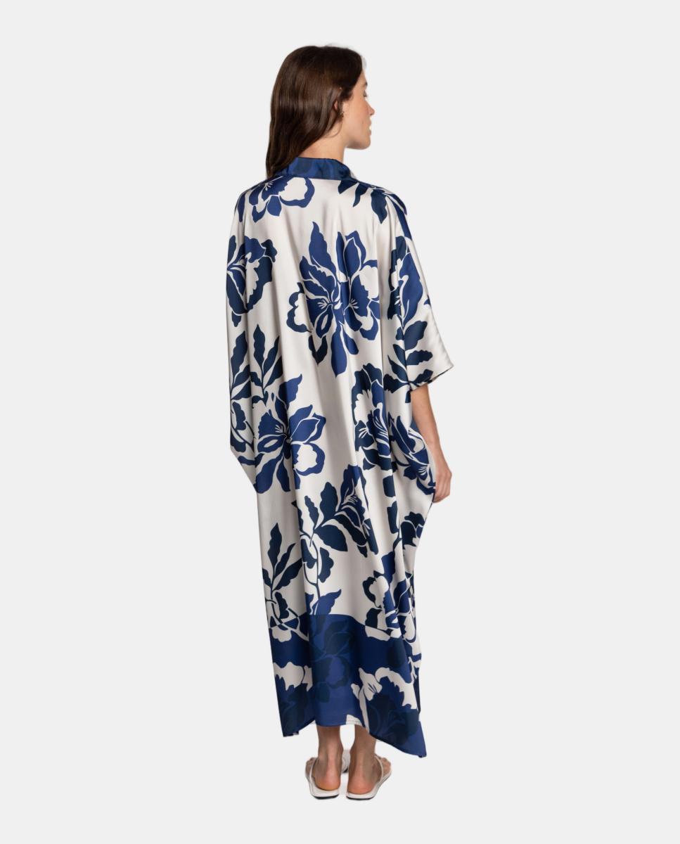 Kaftan com Estampado Floral Grande e Colarinho de Camisa com Botões Metálicos. Cru-2