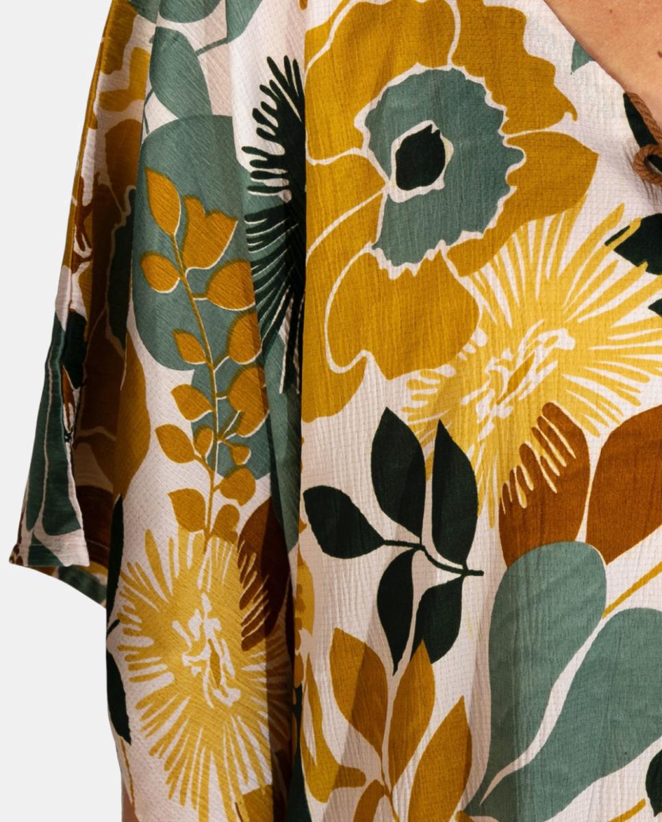 Kaftan Curto de Praia com Estampado Floral e Detalhe de Borlas Verde-3