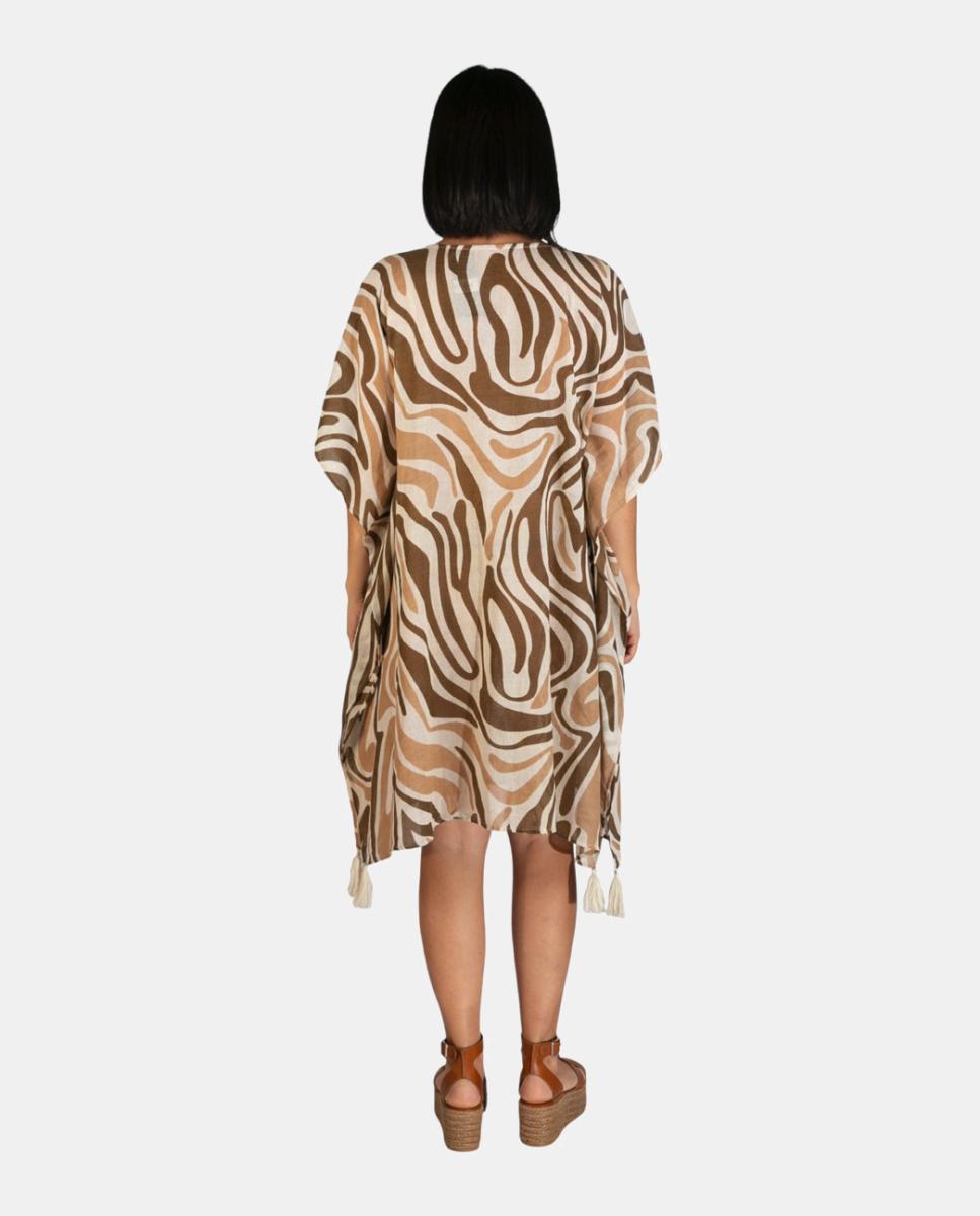 Kaftan Curto de Praia com Animal Print e Detalhe de Borlas Castanho-2