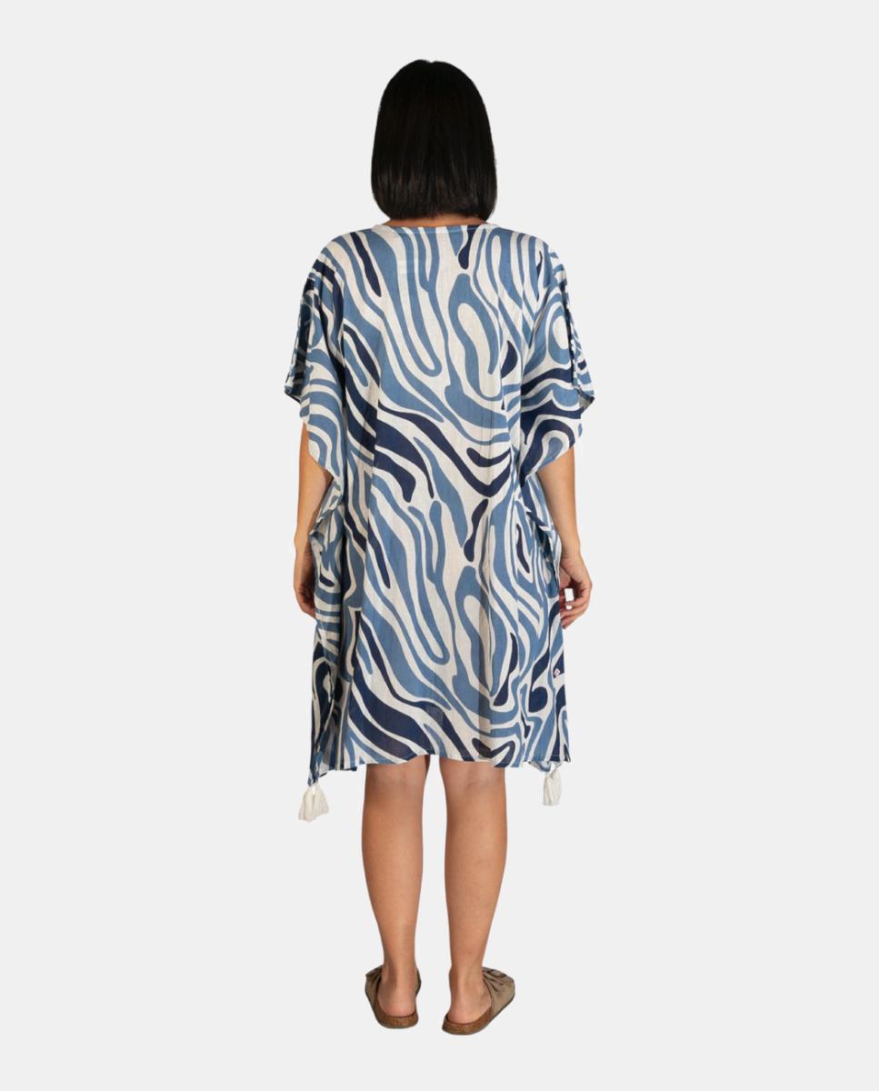 Kaftan Curto de Praia com Animal Print e Detalhe de Borlas Azul-2