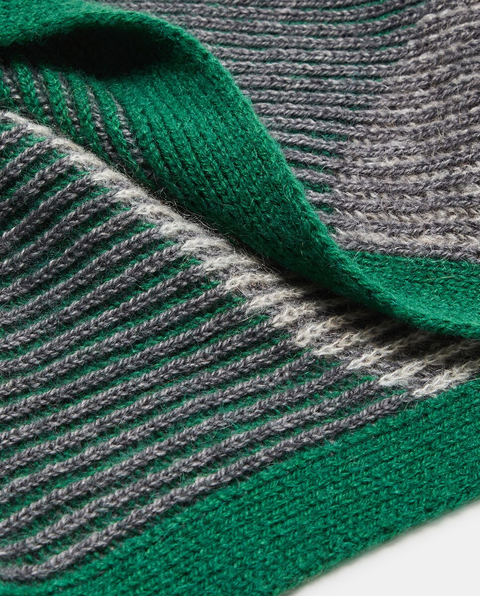 Cachecol Triangular Olly Verde-3