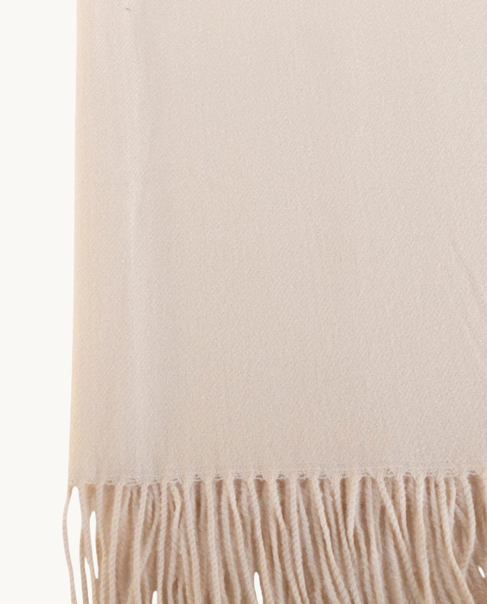 Imagen 2 de Bufanda extra larga en tejido suave con acabado de flecos finos - Kbas - Beige Beige