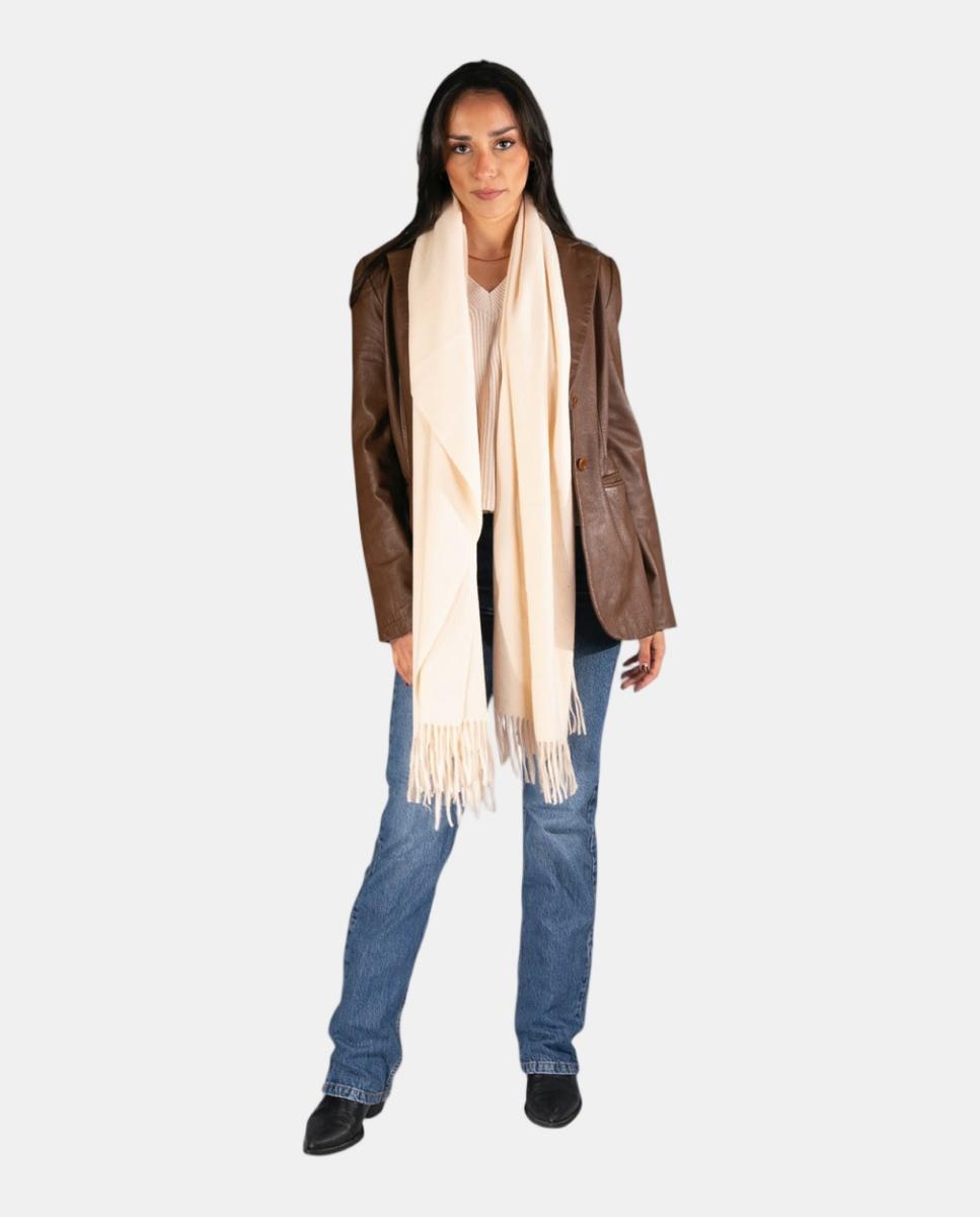 Imagen 3 de Bufanda extra larga en tejido suave con acabado de flecos finos - Kbas - Beige Beige