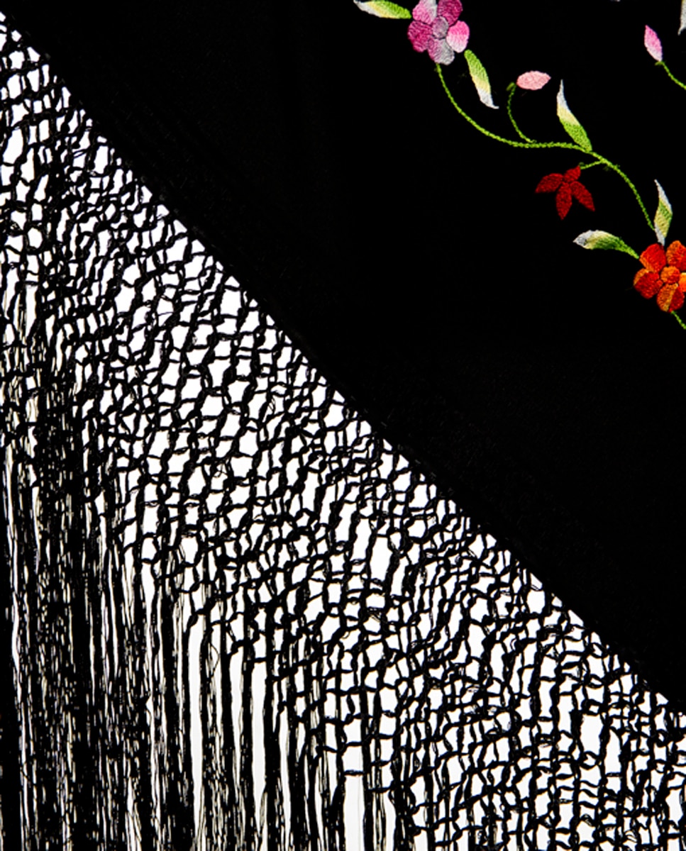 Xaile Bordado em Seda - Preto Preto-3