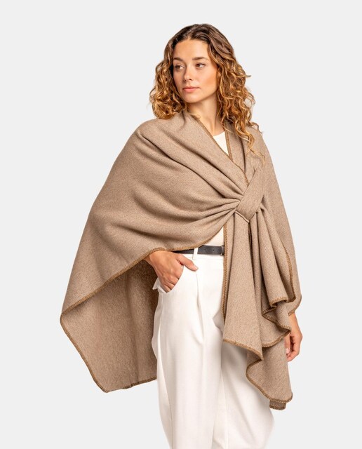 Imagen 0 de Poncho en beige
